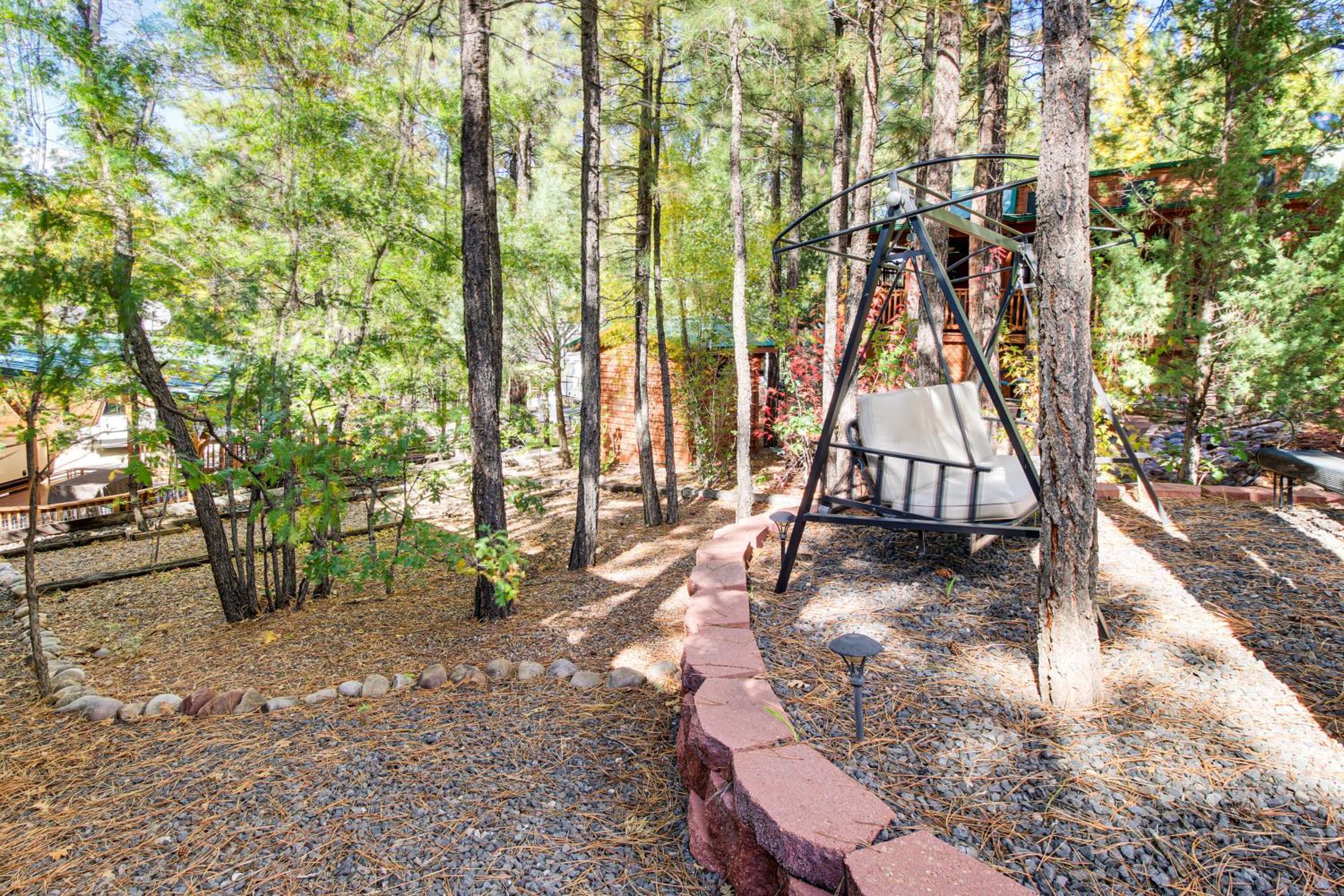 Pet-Friendly Show Low Cabin with Trail Access!