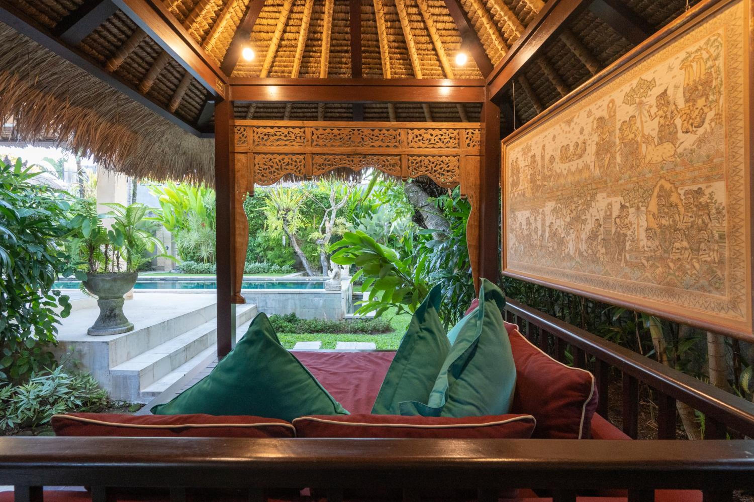 4-Bedroom Villa - Large swimming pool - Ideal place for friends and families