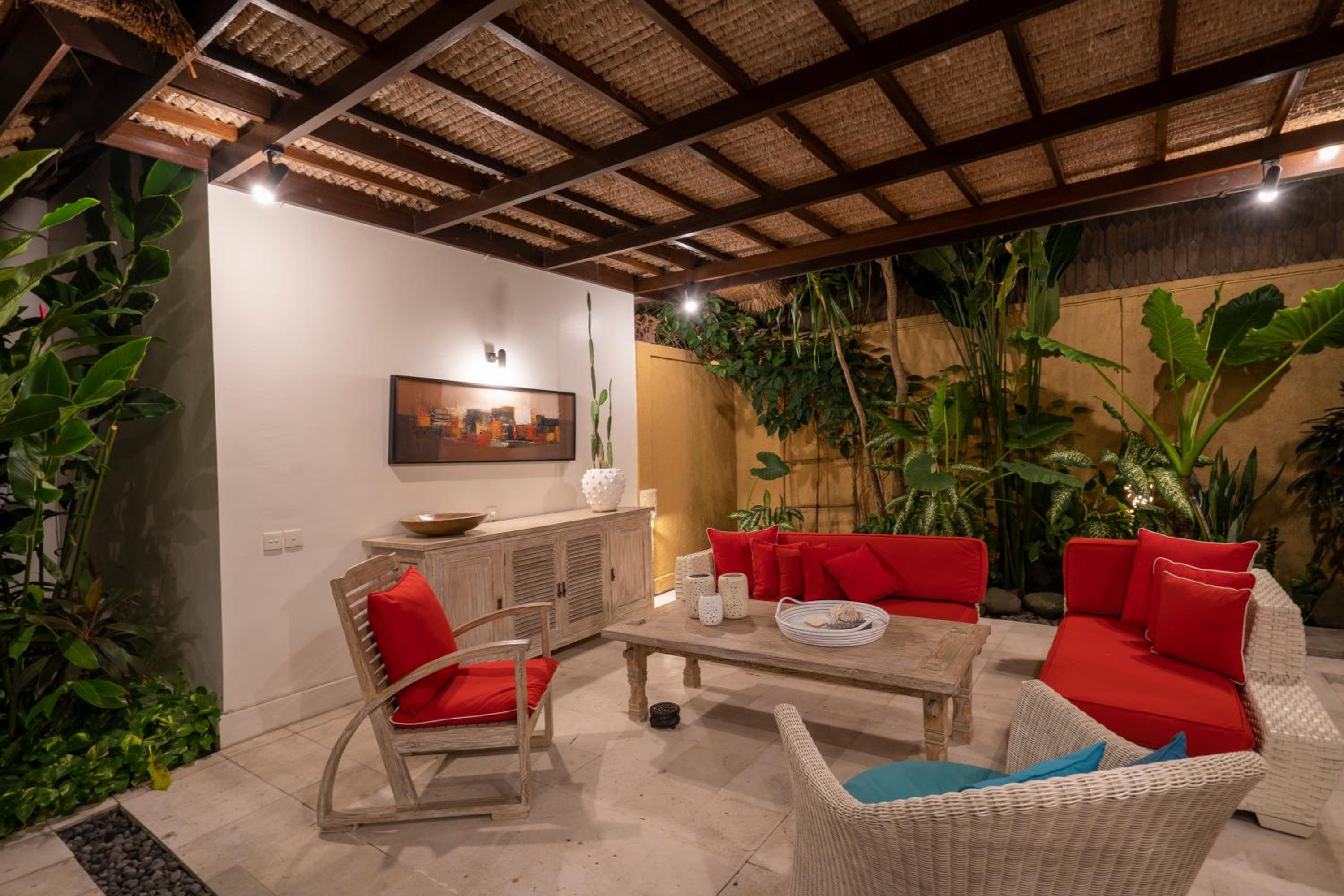 4-Bedroom Villa - Large swimming pool - Ideal place for friends and families