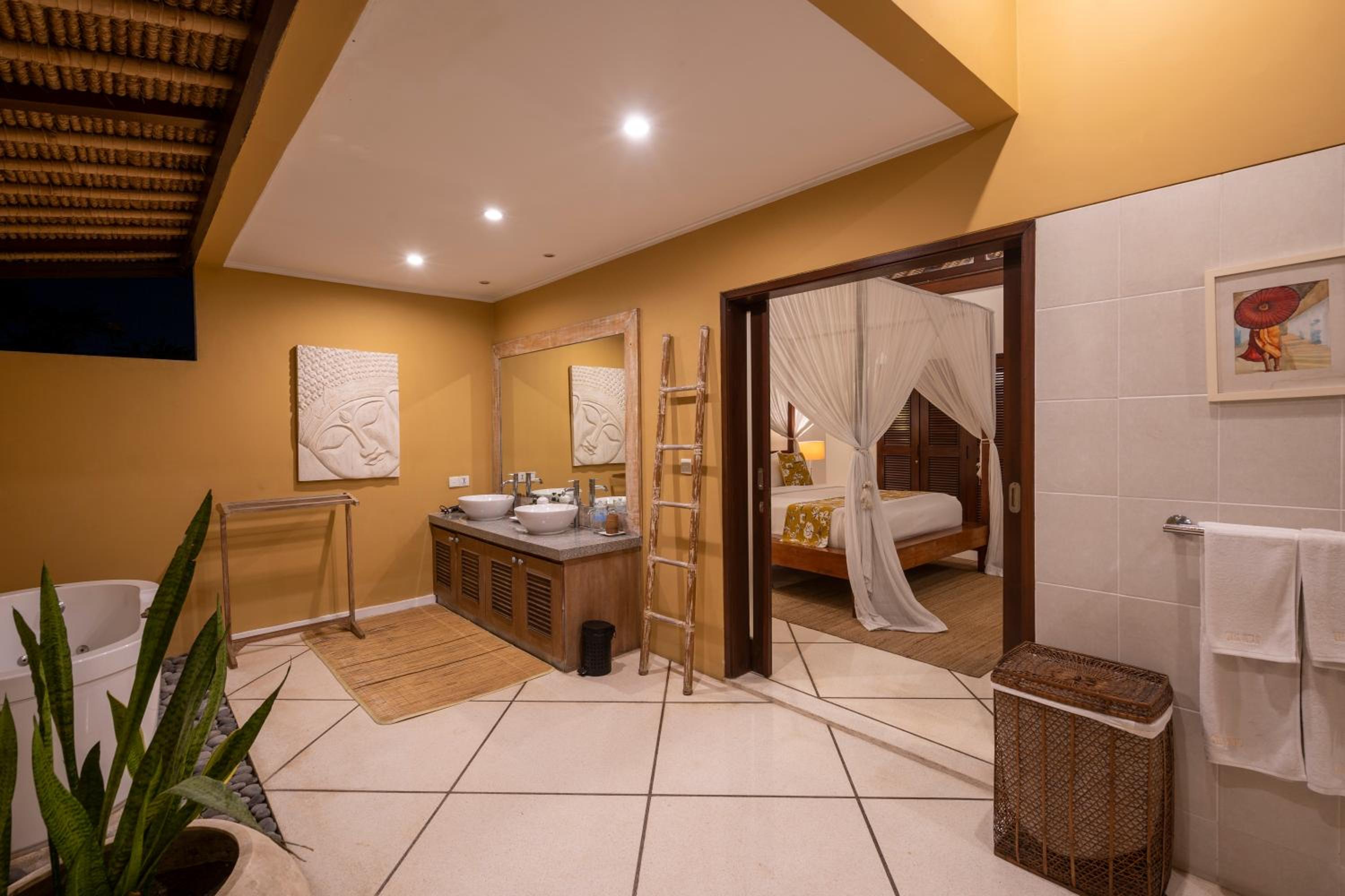 4-Bedroom Villa - Large swimming pool - Ideal place for friends and families