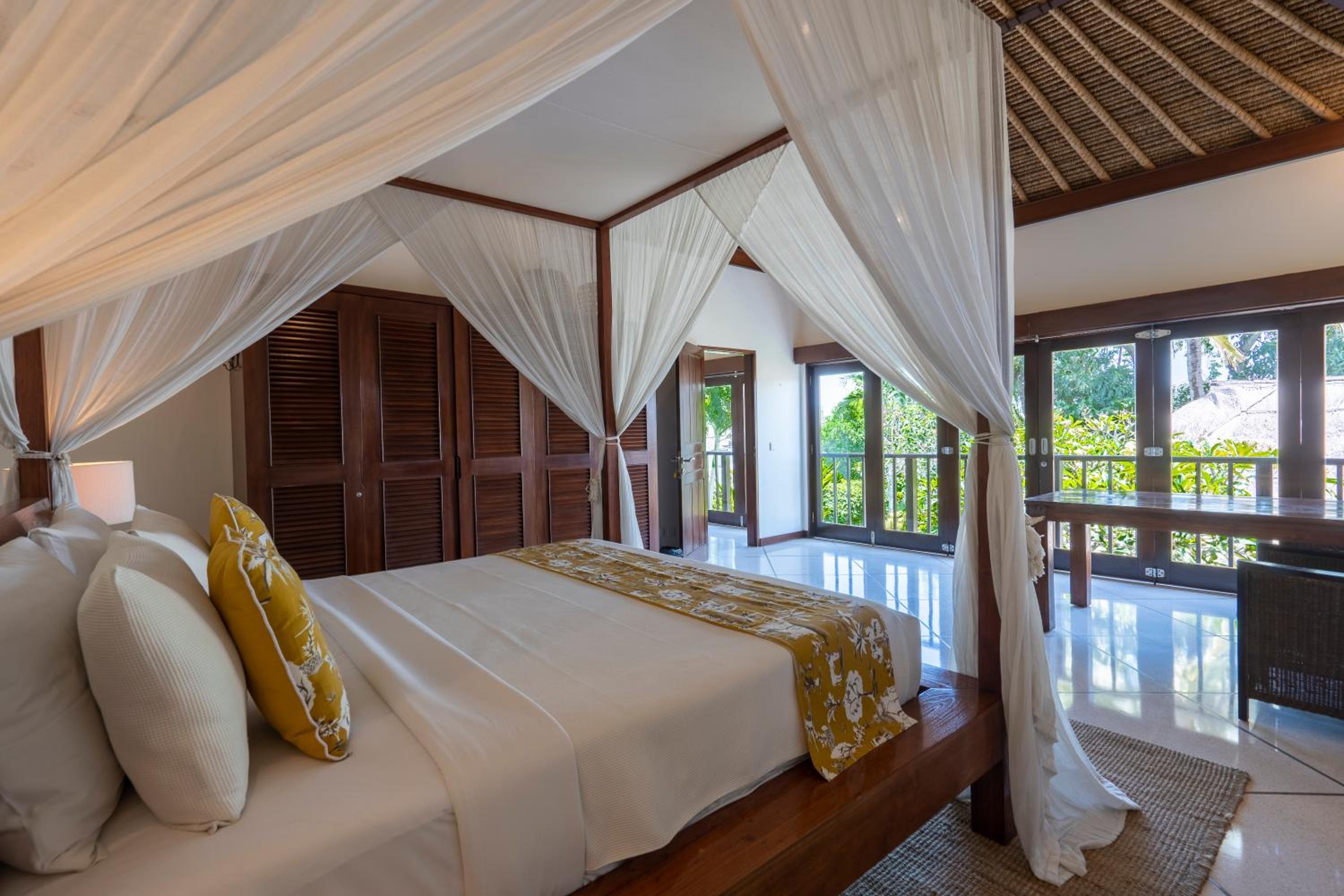 4-Bedroom Villa - Large swimming pool - Ideal place for friends and families