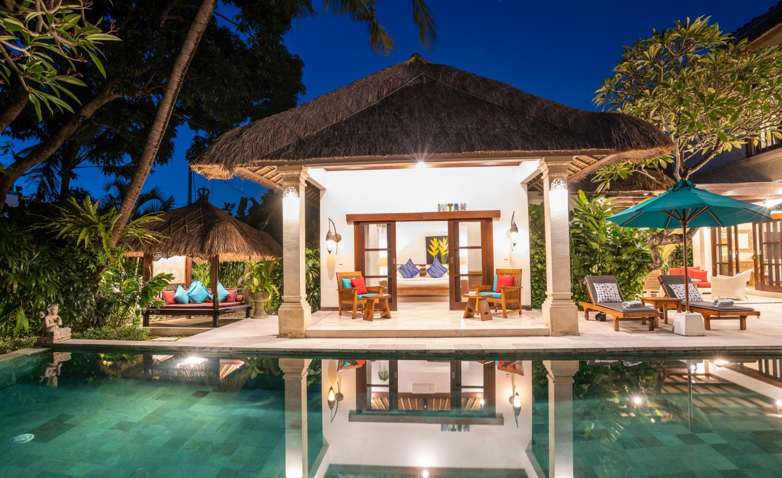 4-Bedroom Villa - Large swimming pool - Ideal place for friends and families