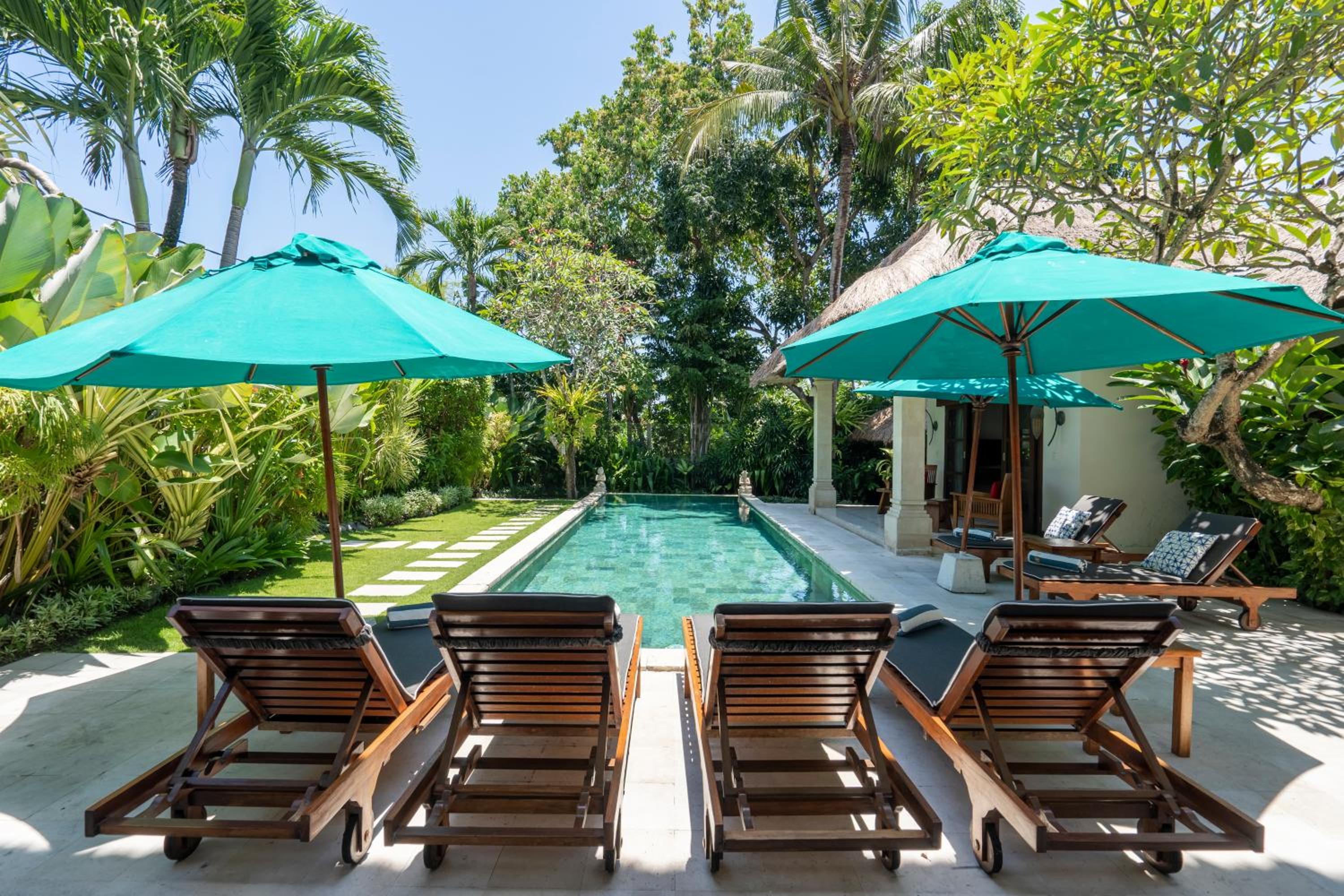 4-Bedroom Villa - Large swimming pool - Ideal place for friends and families