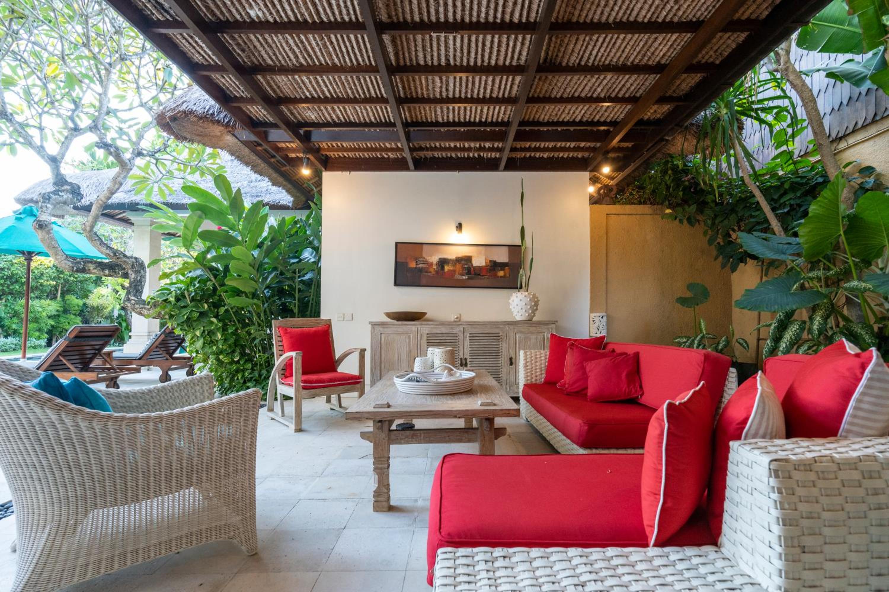 4-Bedroom Villa - Large swimming pool - Ideal place for friends and families