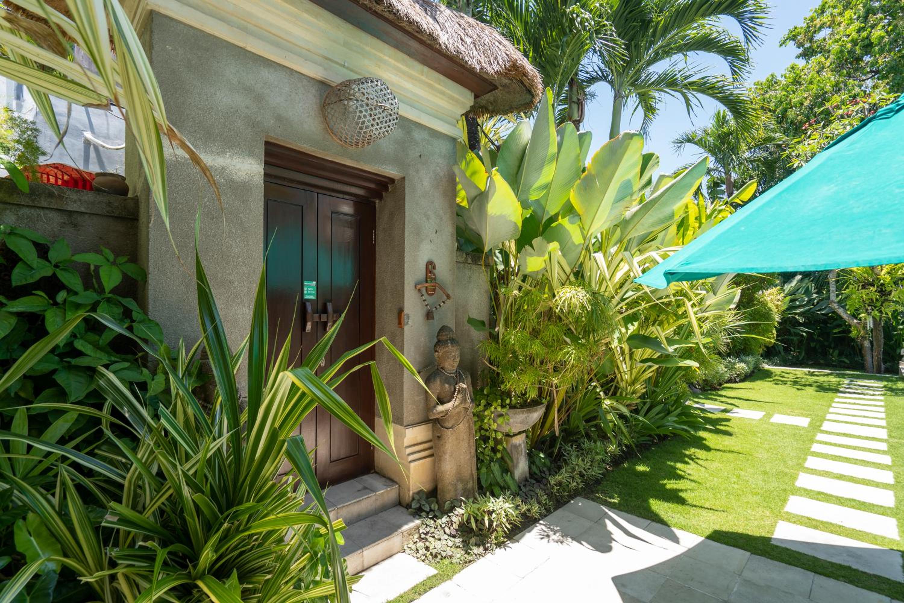 4-Bedroom Villa - Large swimming pool - Ideal place for friends and families