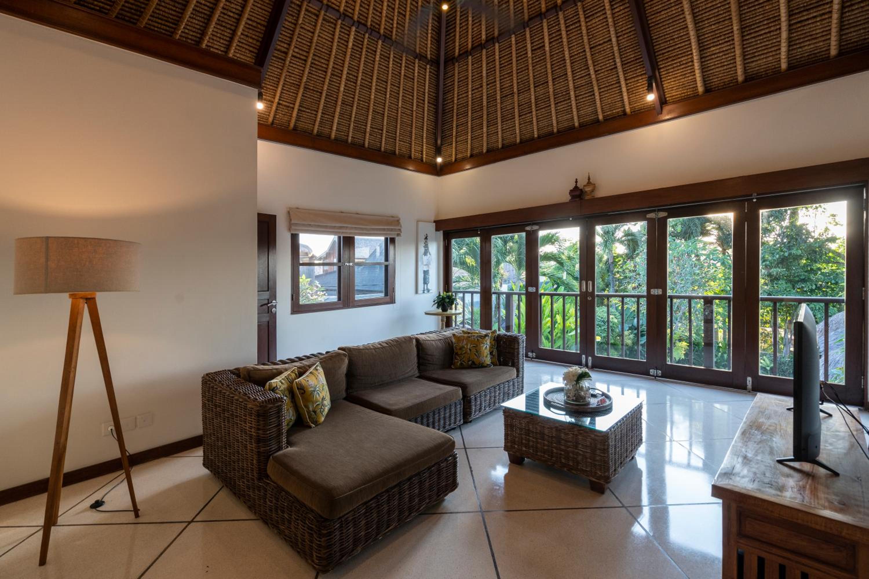4-Bedroom Villa - Large swimming pool - Ideal place for friends and families