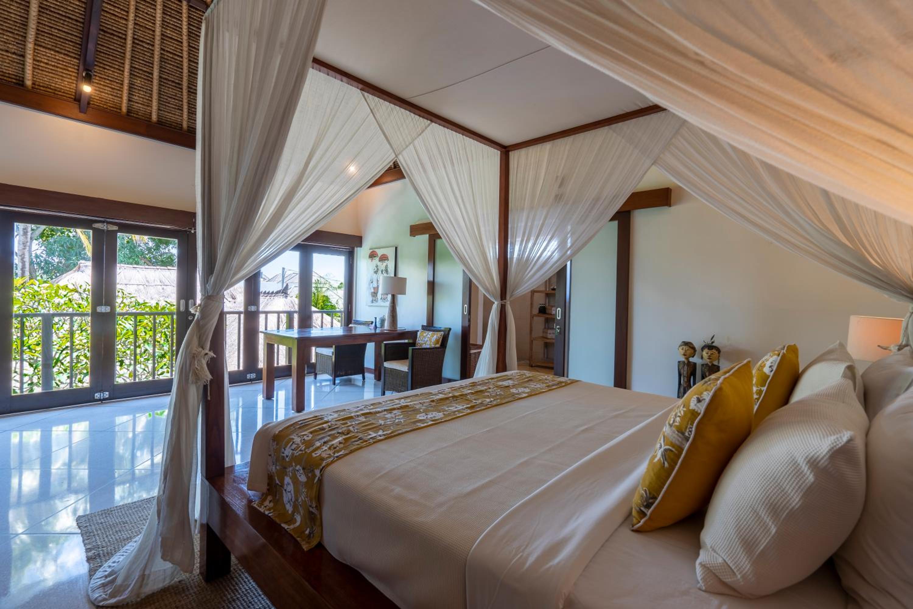 4-Bedroom Villa - Large swimming pool - Ideal place for friends and families
