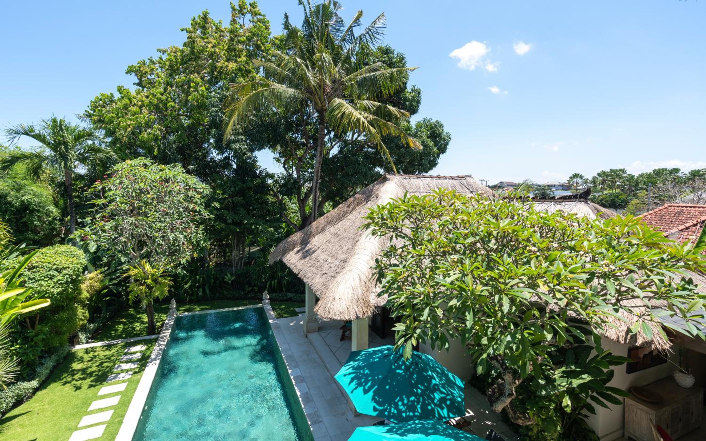 4-Bedroom Villa - Large swimming pool - Ideal place for friends and families