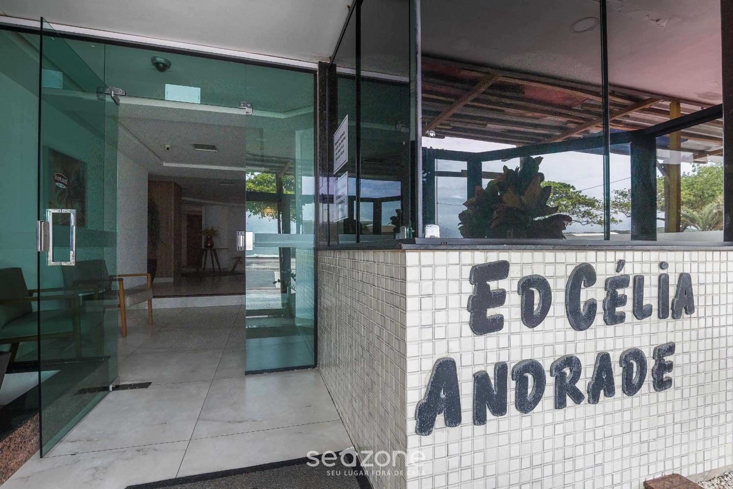 Apts. in beachfront building at Praia do Morro - ES.