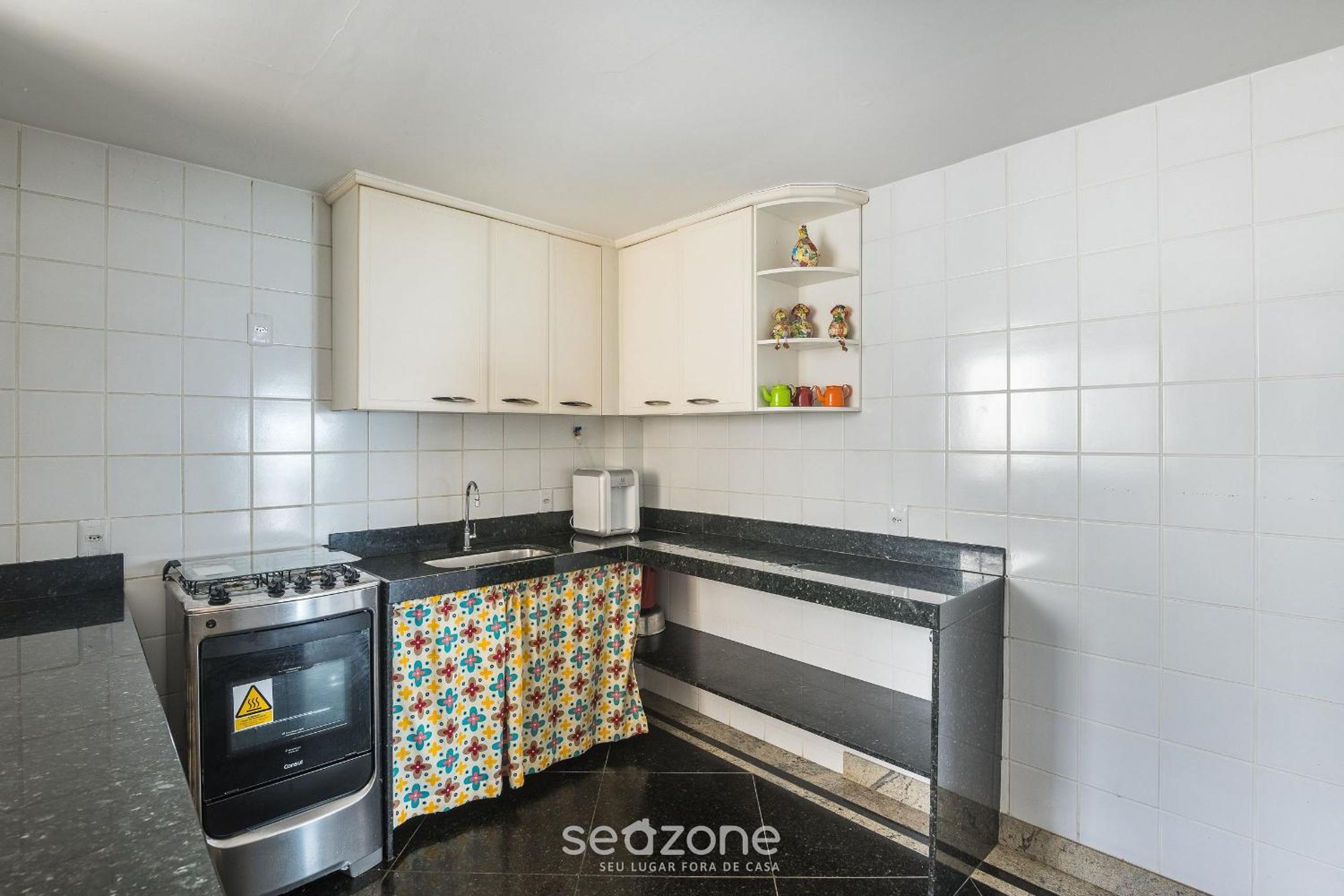 Apts. in beachfront building at Praia do Morro - ES.