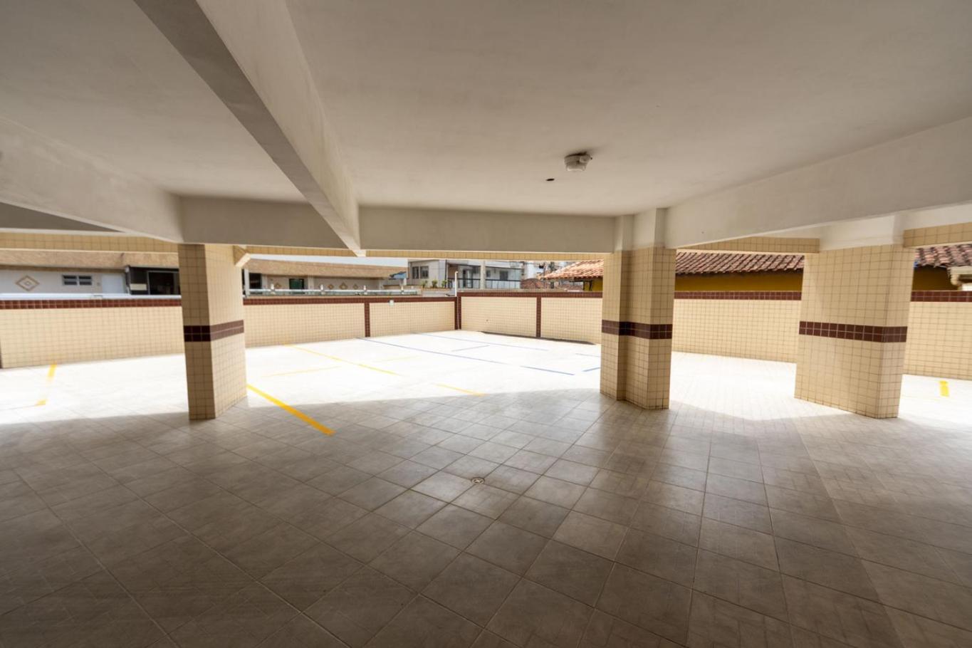 Apto com Varanda e Churrasqueira a 100m da Orla