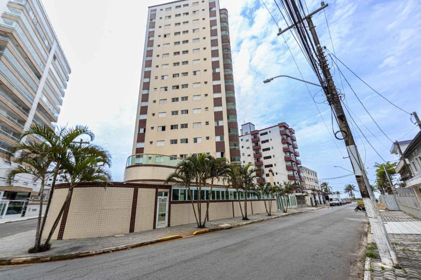 Apto com Varanda e Churrasqueira a 100m da Orla