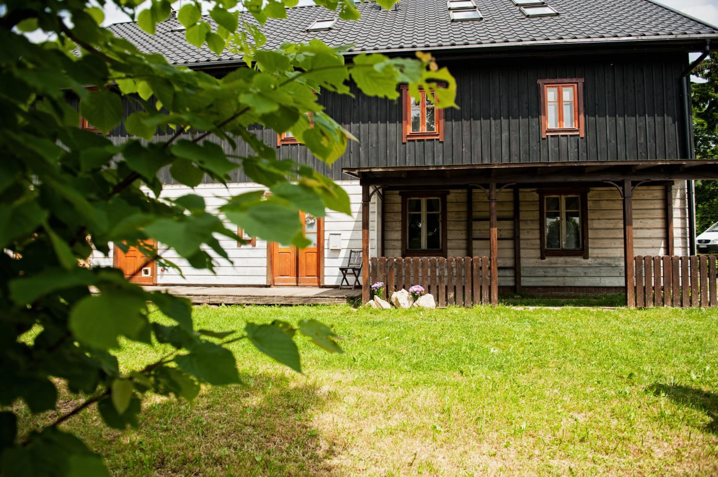Photo 9
