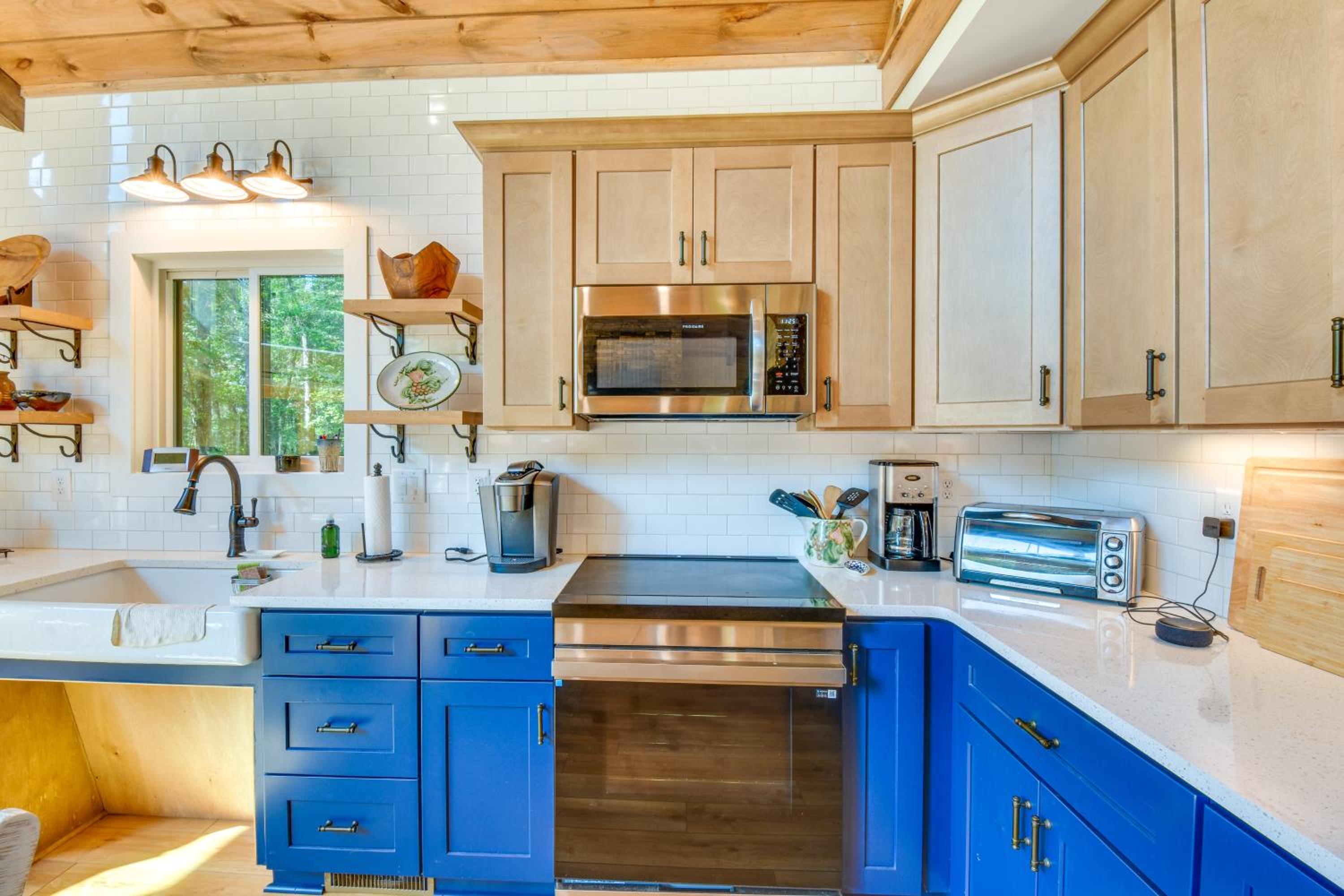 Secluded Lake Lanier Cabin with Game Area