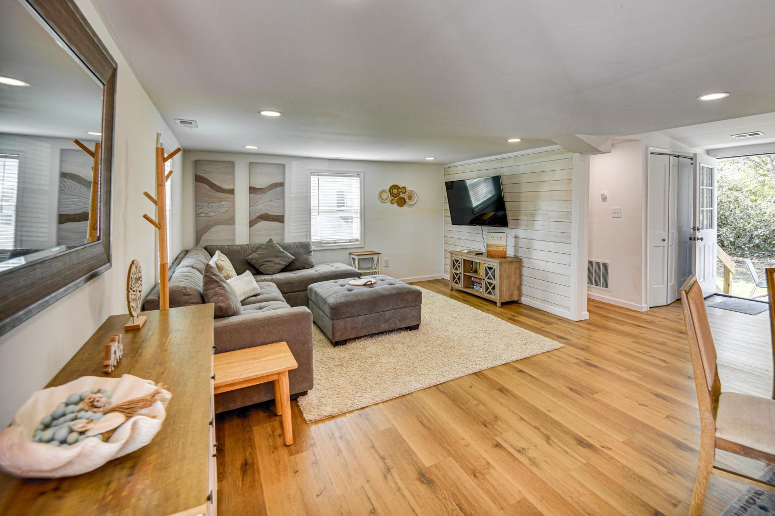 Beach Days and Dtwn Charm! Cape Charles Cottage