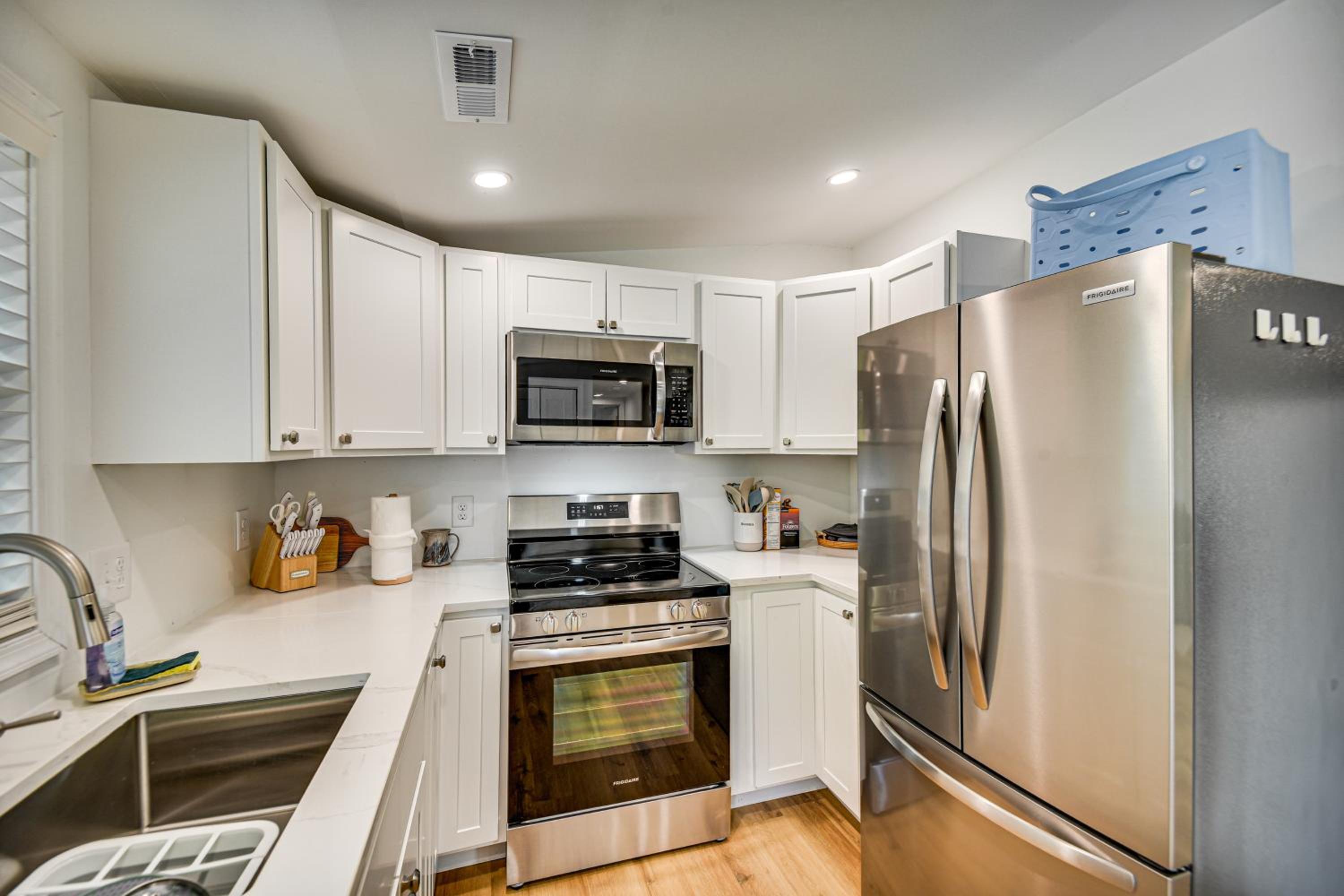 Beach Days and Dtwn Charm! Cape Charles Cottage
