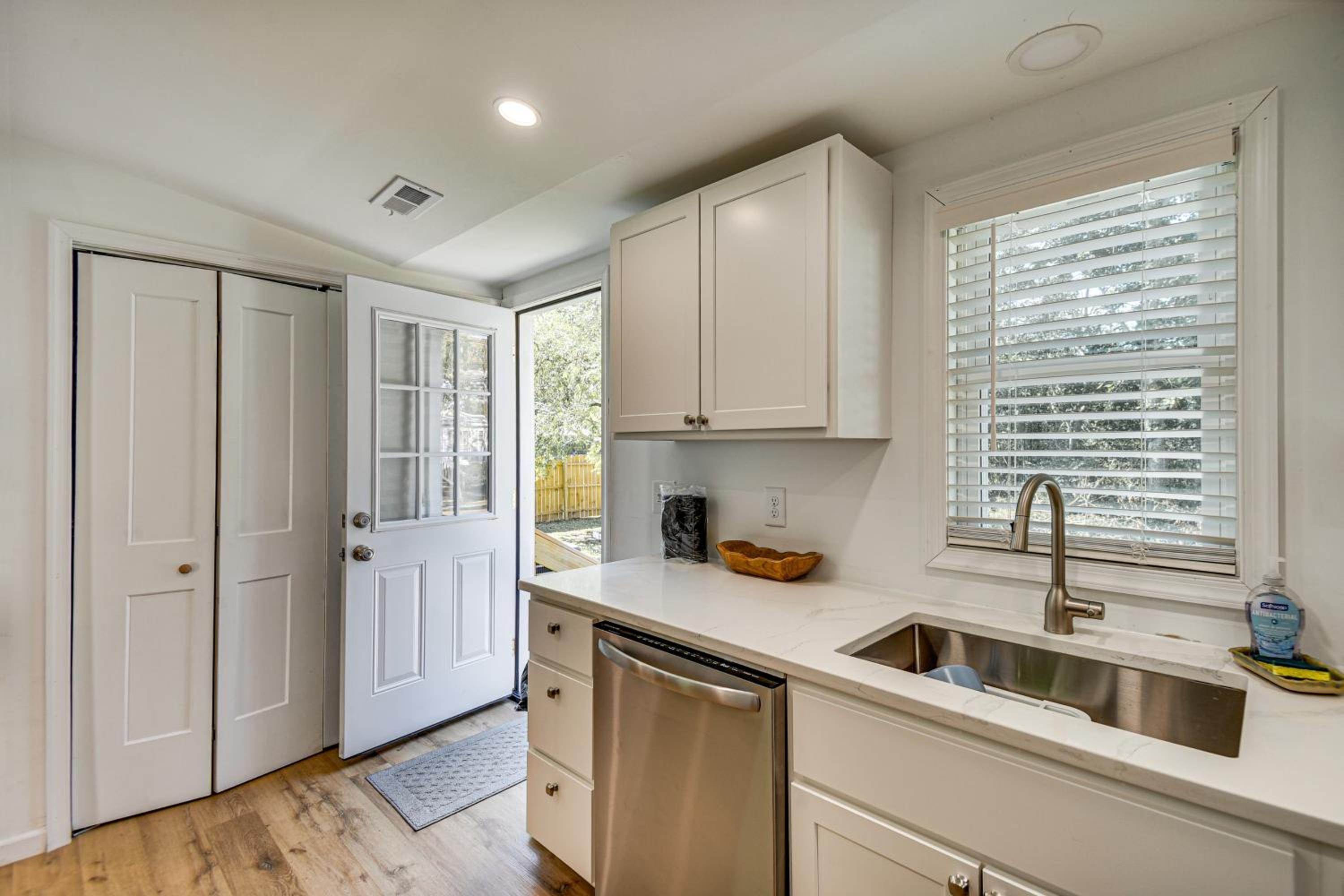 Beach Days and Dtwn Charm! Cape Charles Cottage