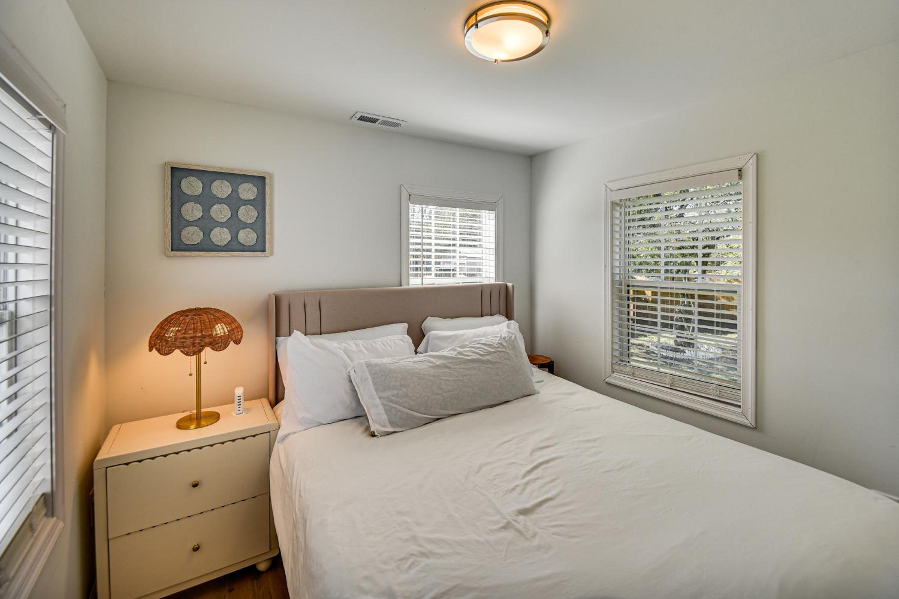 Beach Days and Dtwn Charm! Cape Charles Cottage