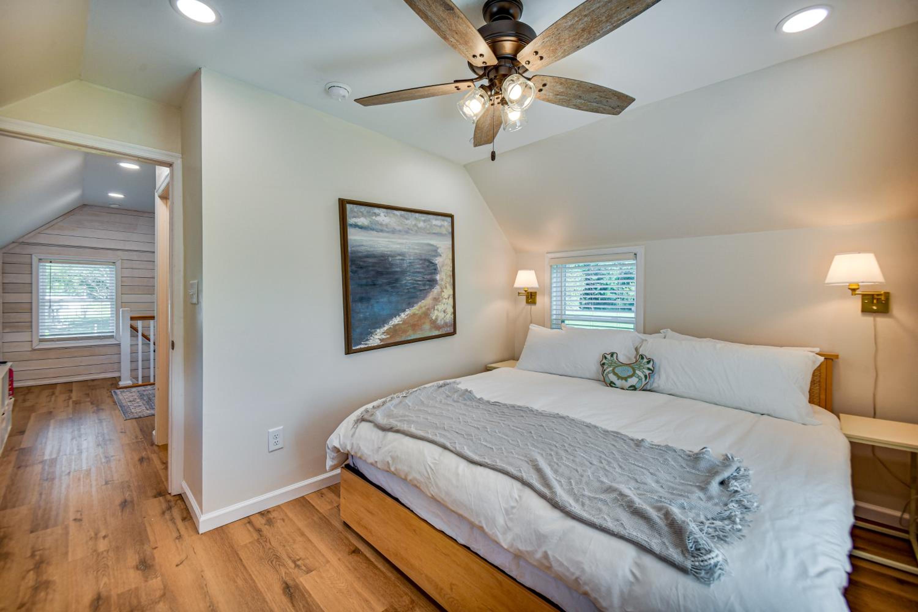 Beach Days and Dtwn Charm! Cape Charles Cottage