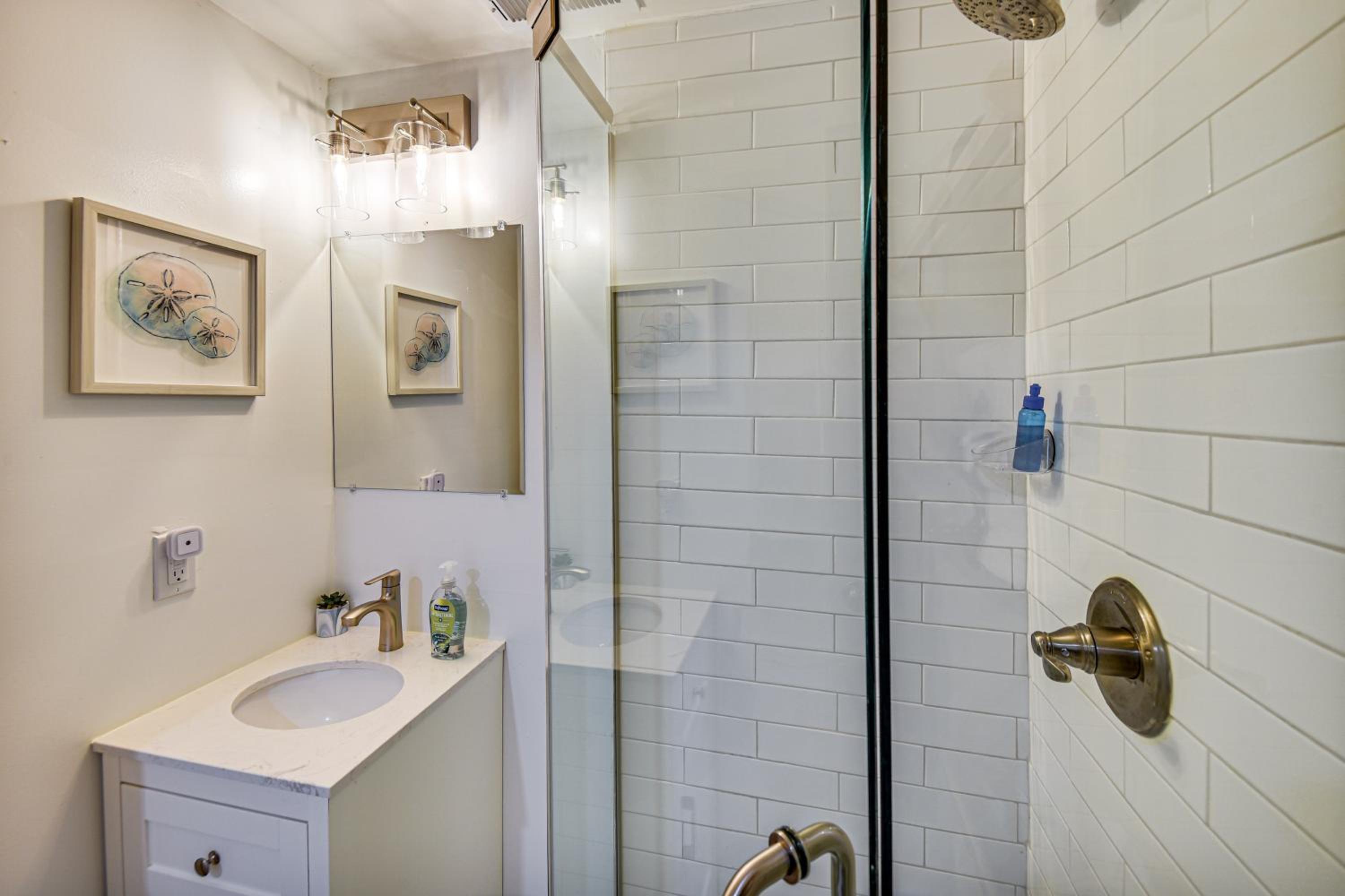 Beach Days and Dtwn Charm! Cape Charles Cottage