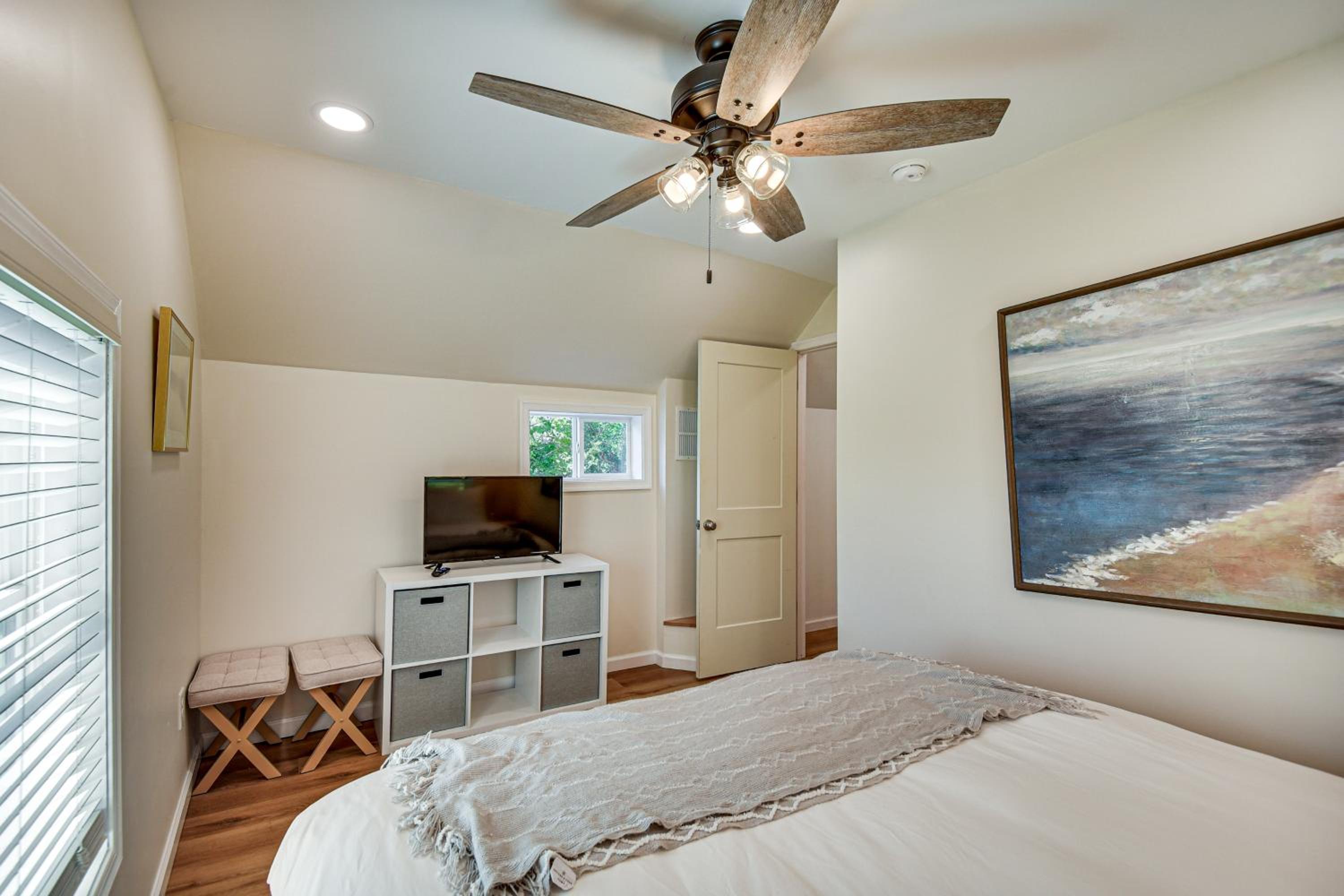 Beach Days and Dtwn Charm! Cape Charles Cottage