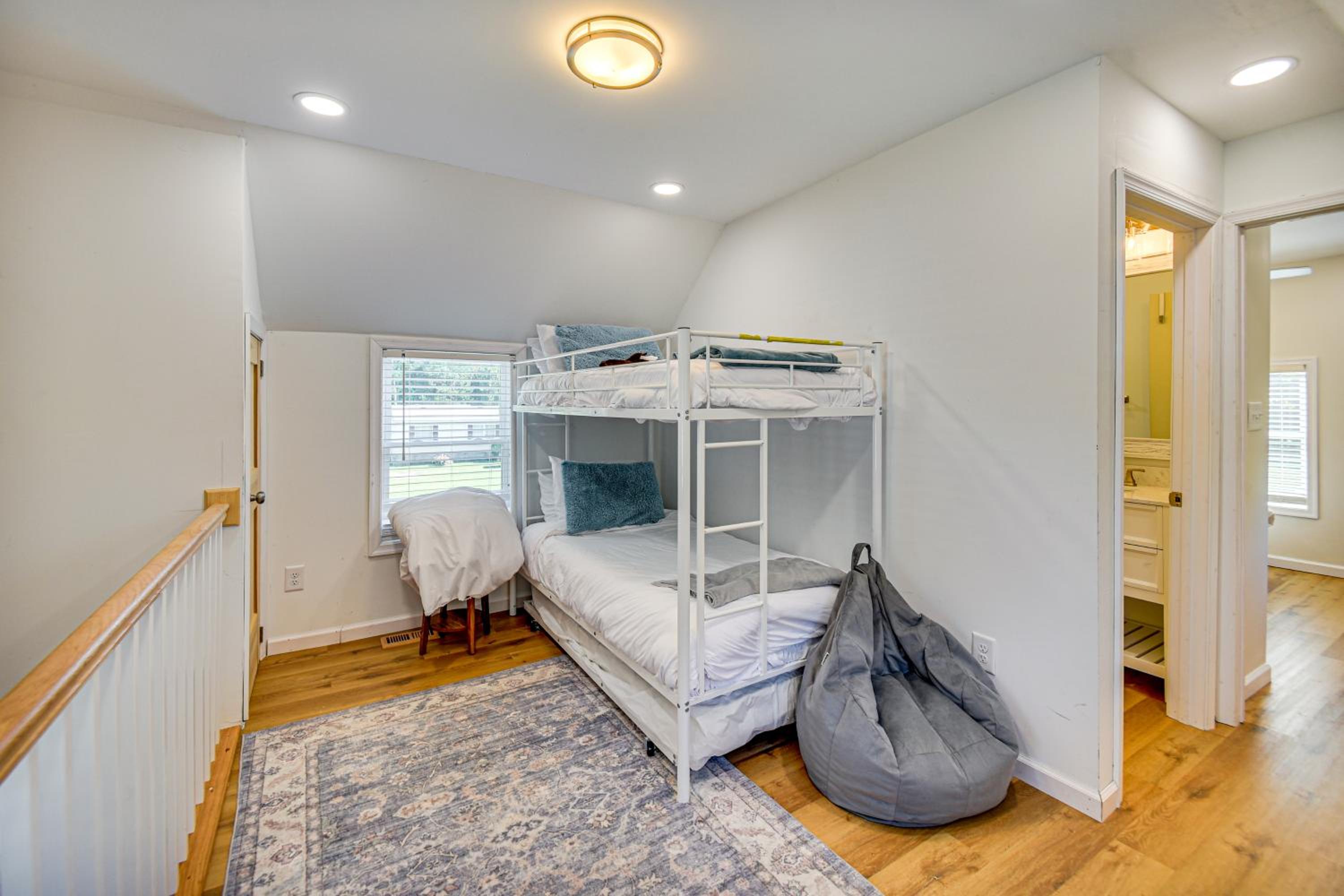 Beach Days and Dtwn Charm! Cape Charles Cottage