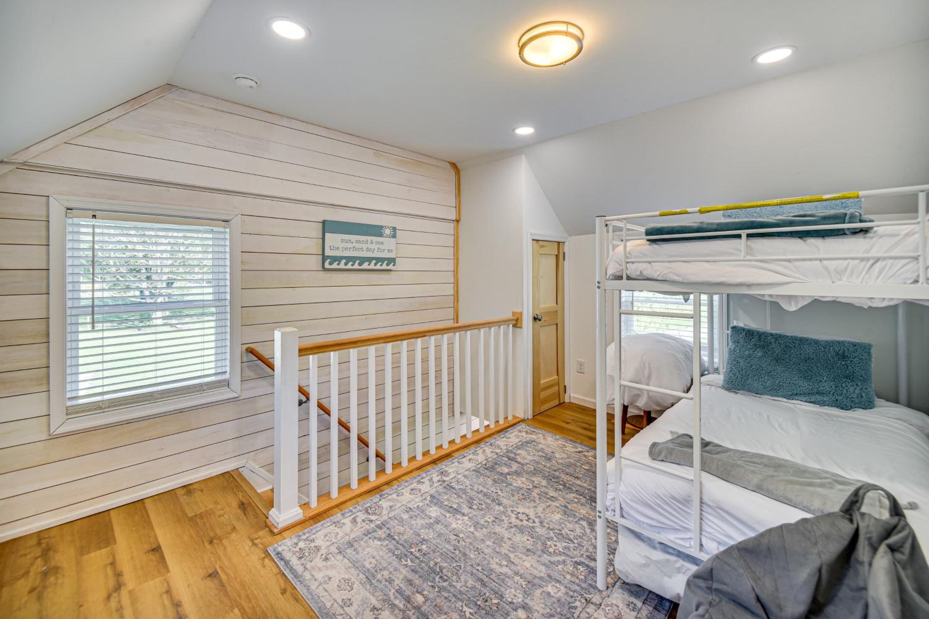 Beach Days and Dtwn Charm! Cape Charles Cottage