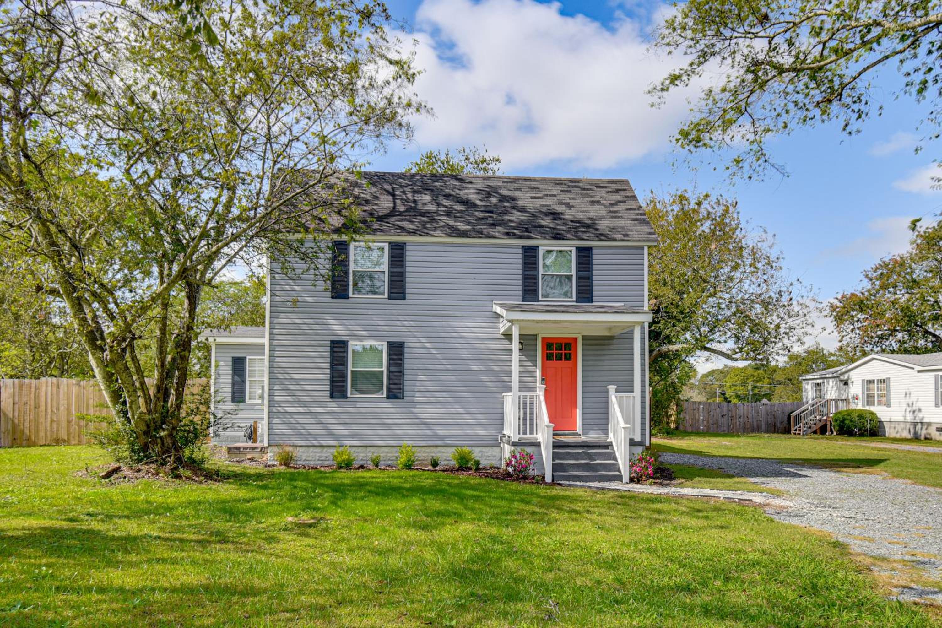 Beach Days and Dtwn Charm! Cape Charles Cottage
