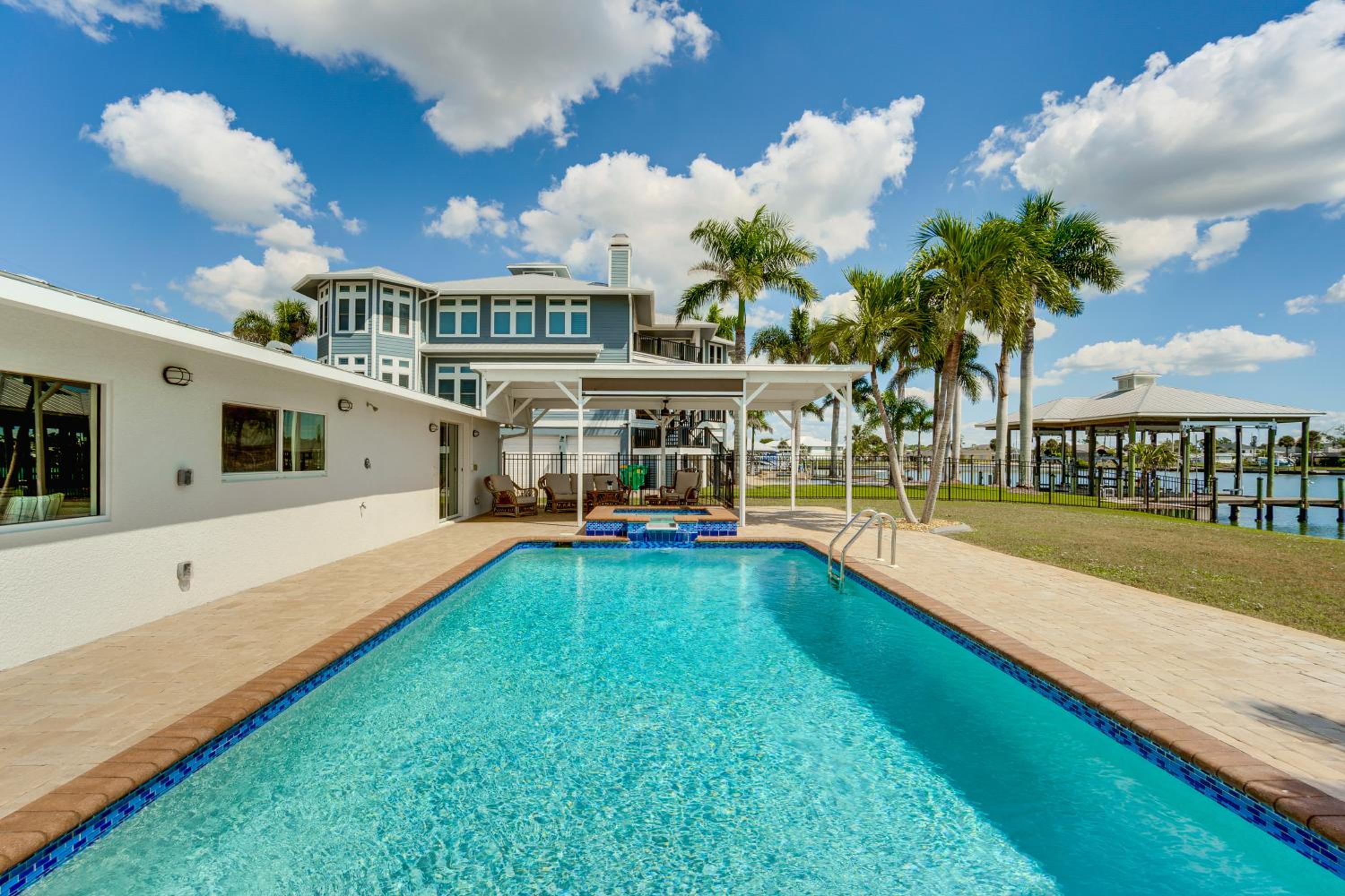 4 Mi to Englewood Beach Boating and Fishing Escape