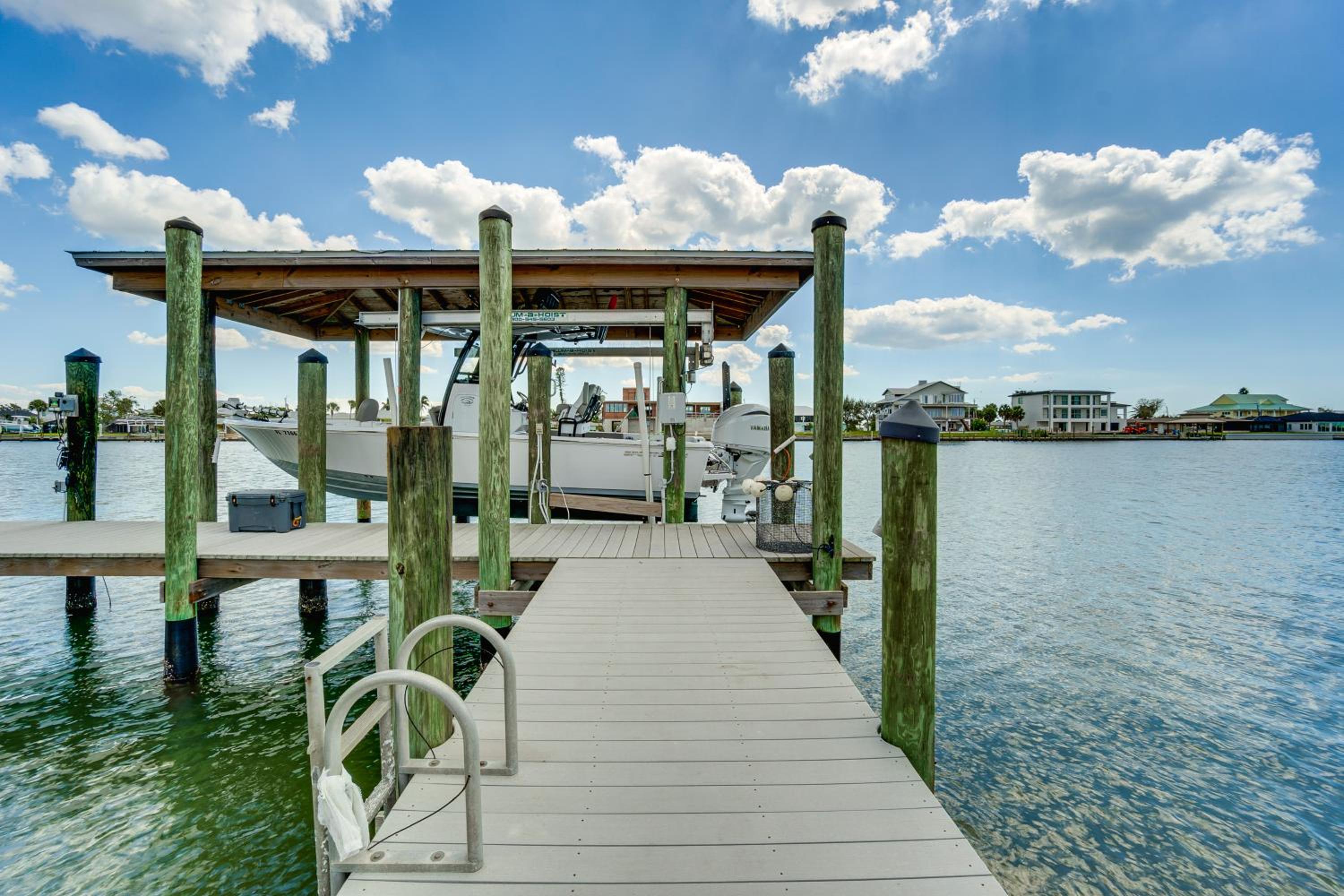 4 Mi to Englewood Beach Boating and Fishing Escape