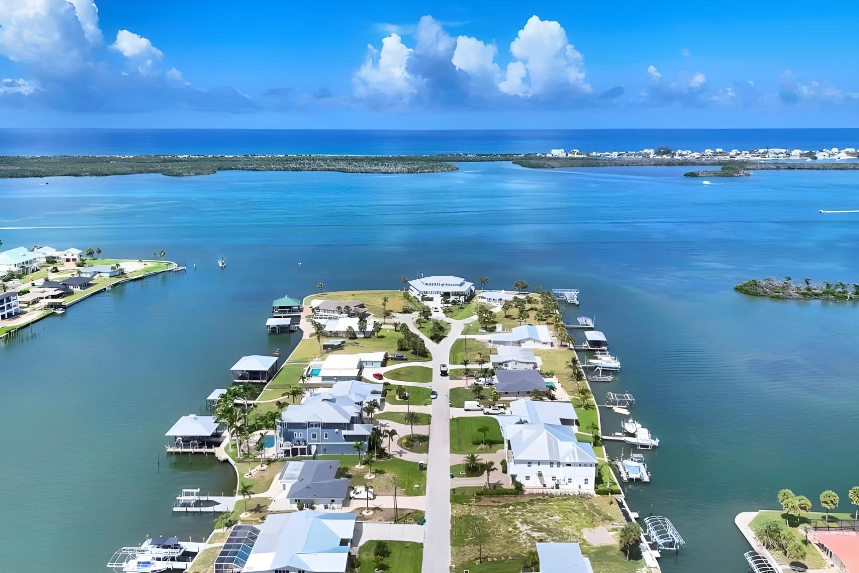 4 Mi to Englewood Beach Boating and Fishing Escape