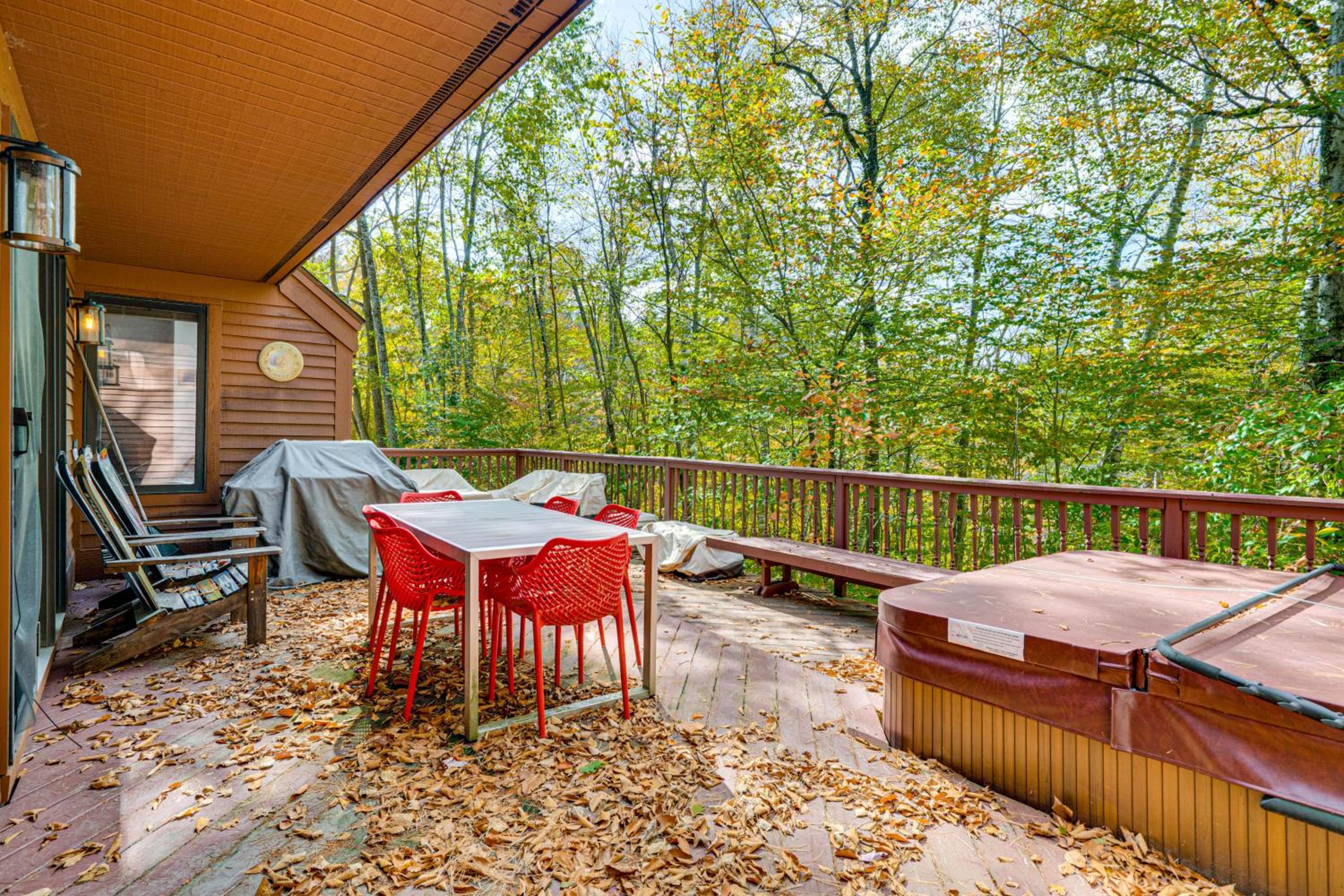 6 Mi to Okemo! Family Townhome in Lakeside Resort