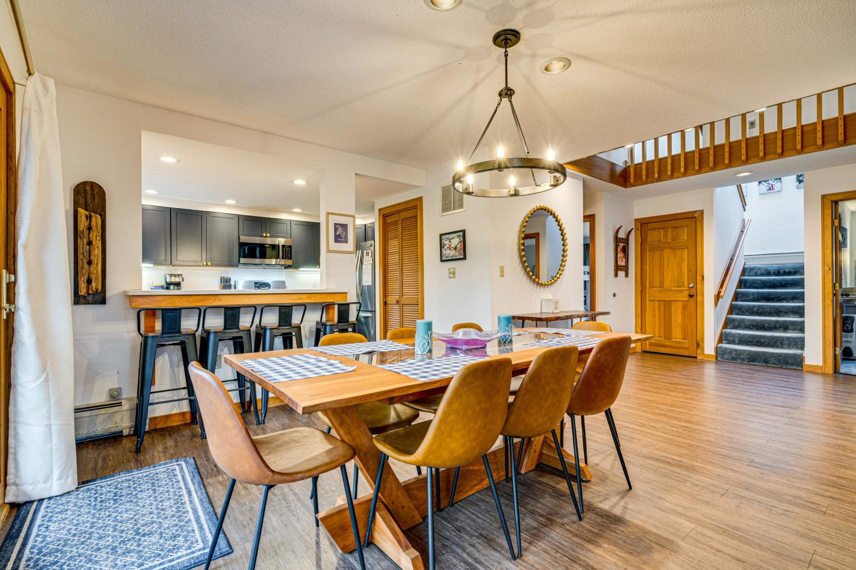 6 Mi to Okemo! Family Townhome in Lakeside Resort