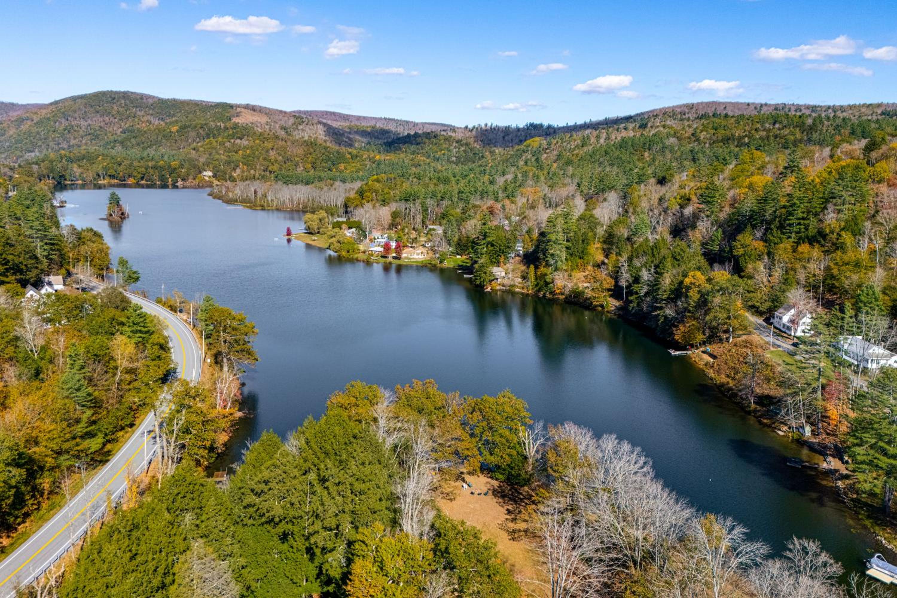 6 Mi to Okemo! Family Townhome in Lakeside Resort