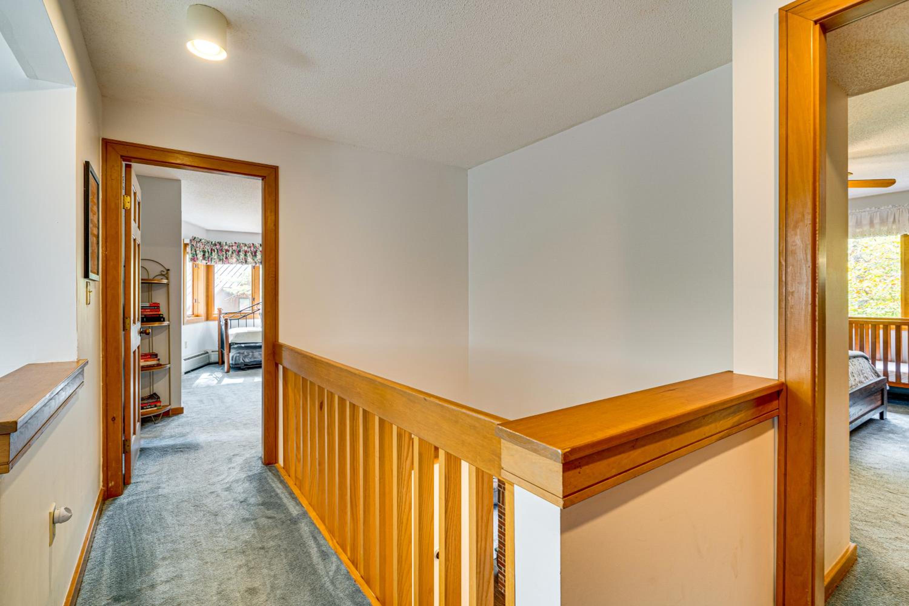 6 Mi to Okemo! Family Townhome in Lakeside Resort