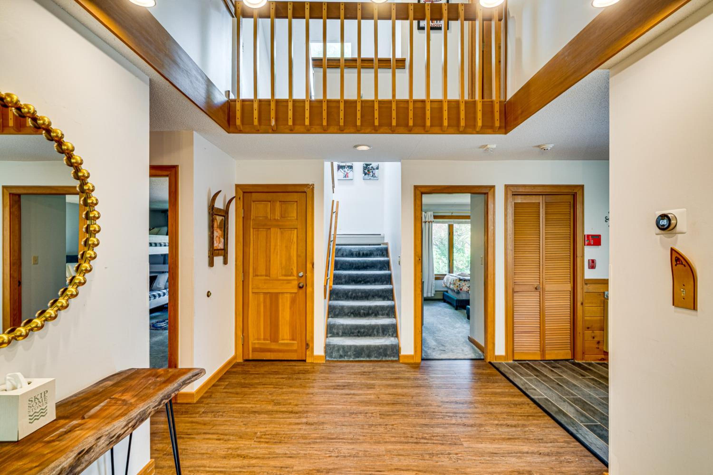 6 Mi to Okemo! Family Townhome in Lakeside Resort
