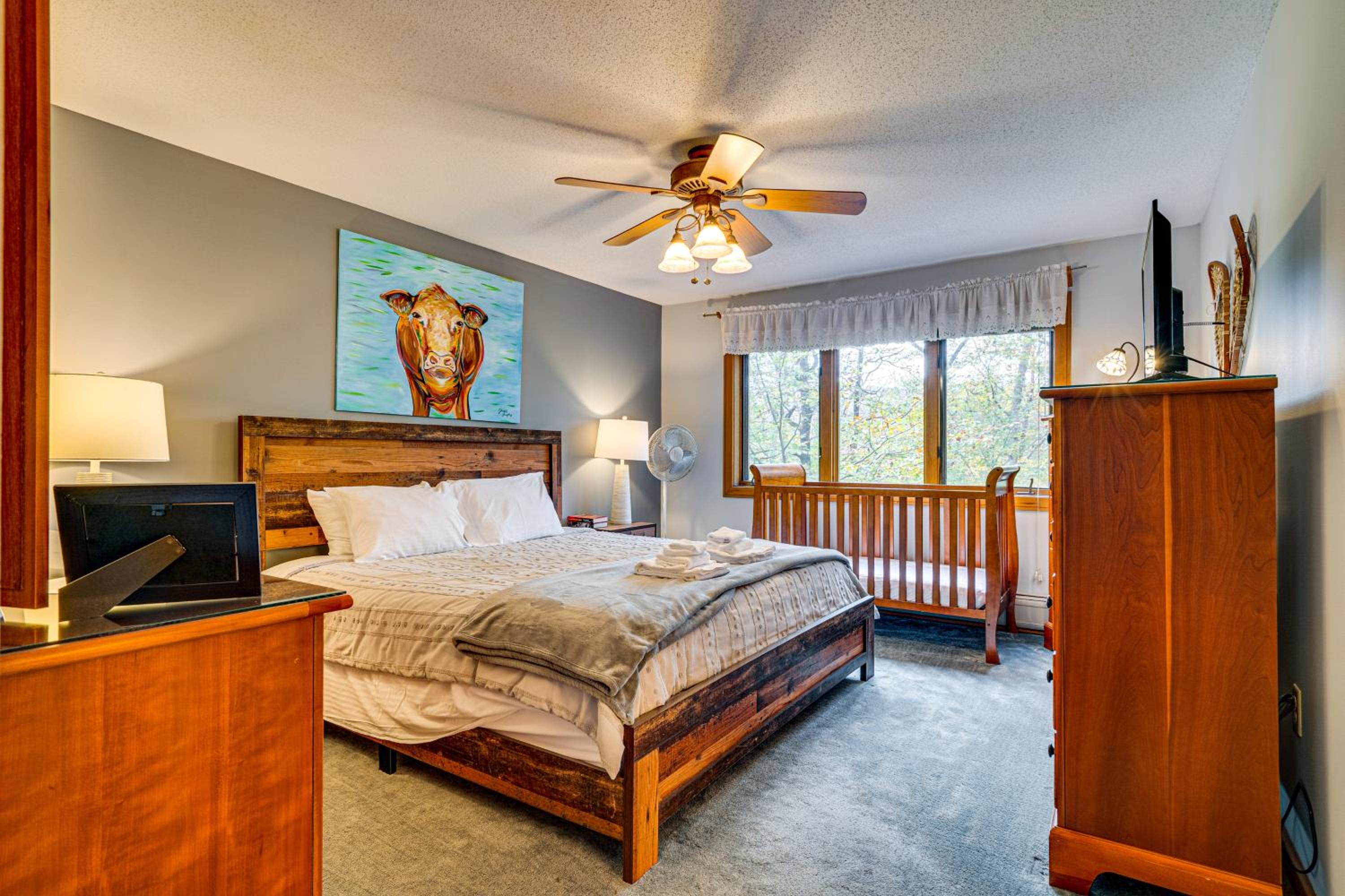 6 Mi to Okemo! Family Townhome in Lakeside Resort