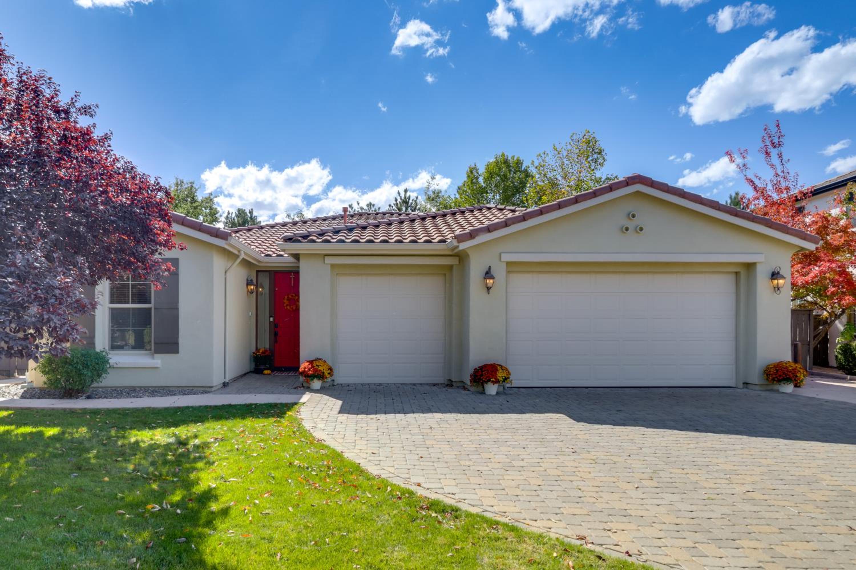 13 Mi to Slopes Cozy Home with Fenced Yard in Reno