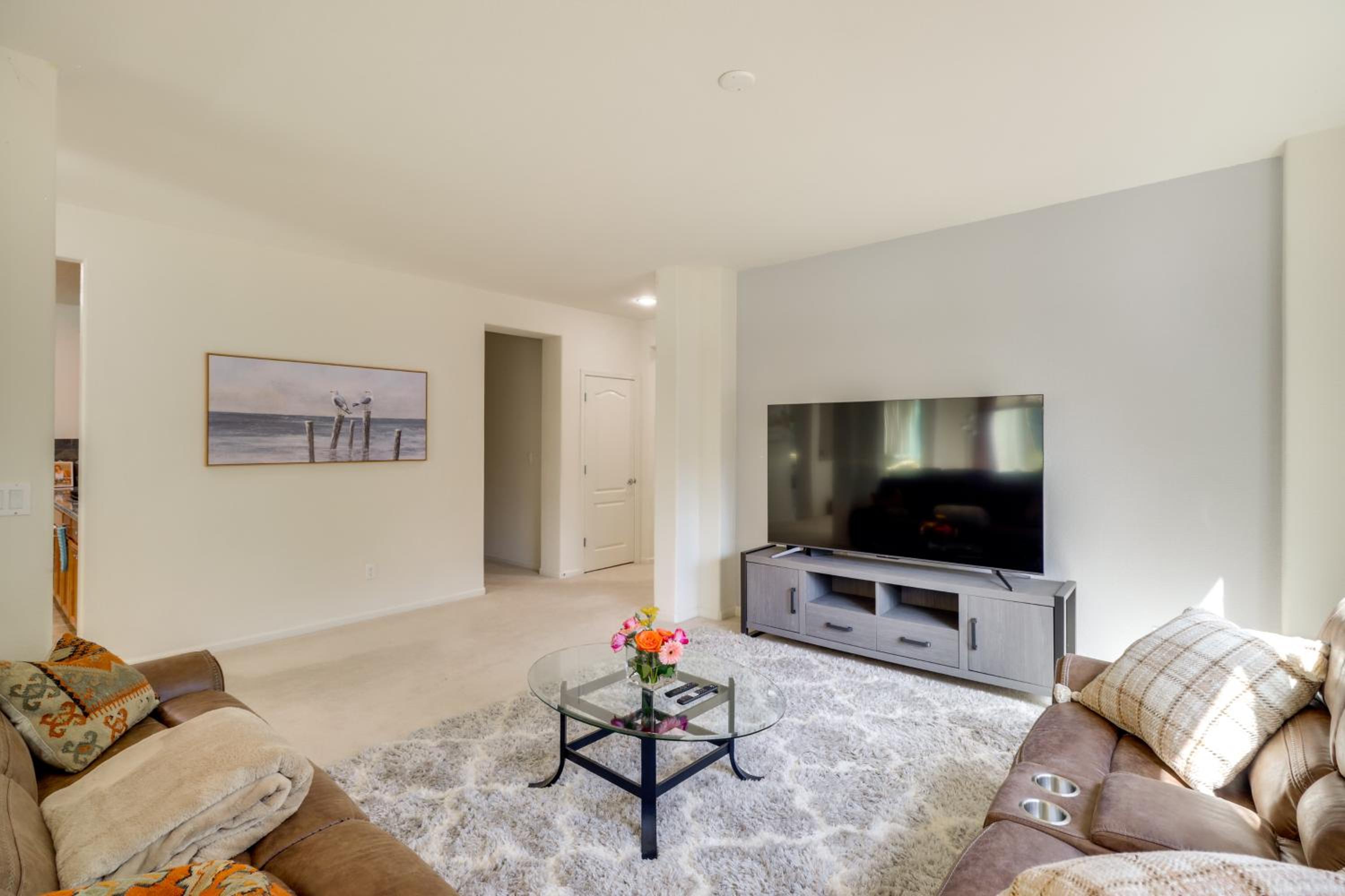 13 Mi to Slopes Cozy Home with Fenced Yard in Reno