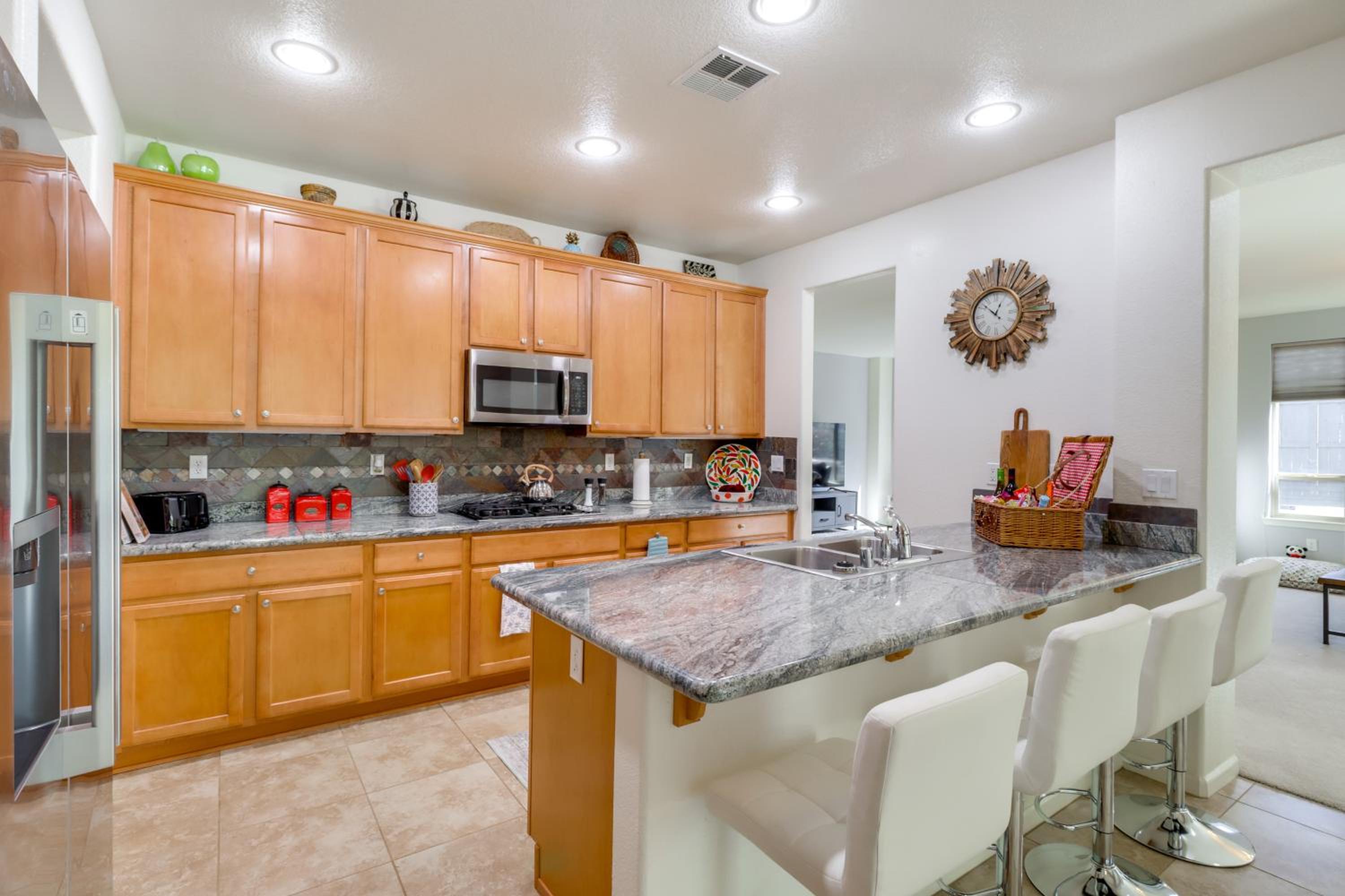 13 Mi to Slopes Cozy Home with Fenced Yard in Reno