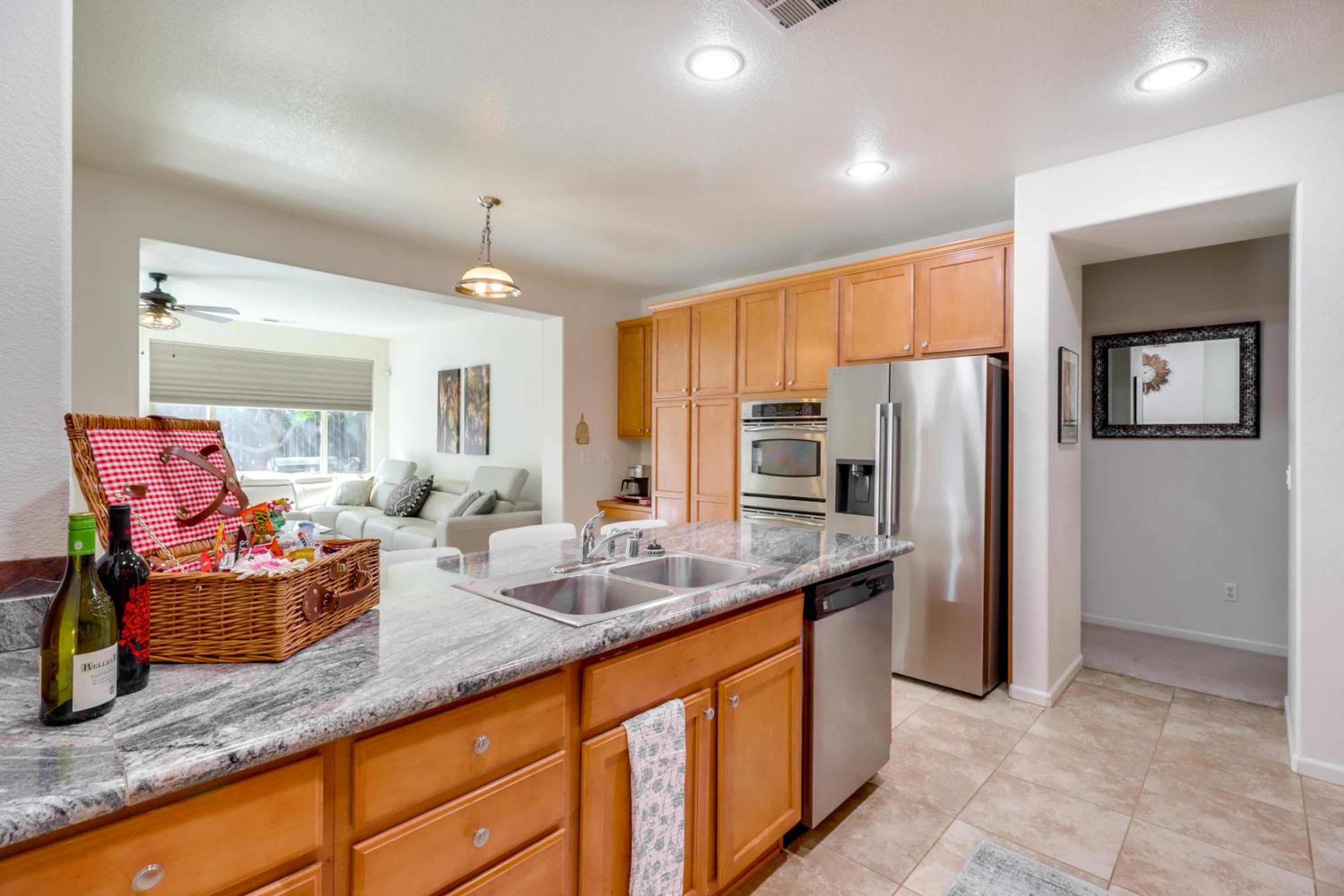13 Mi to Slopes Cozy Home with Fenced Yard in Reno
