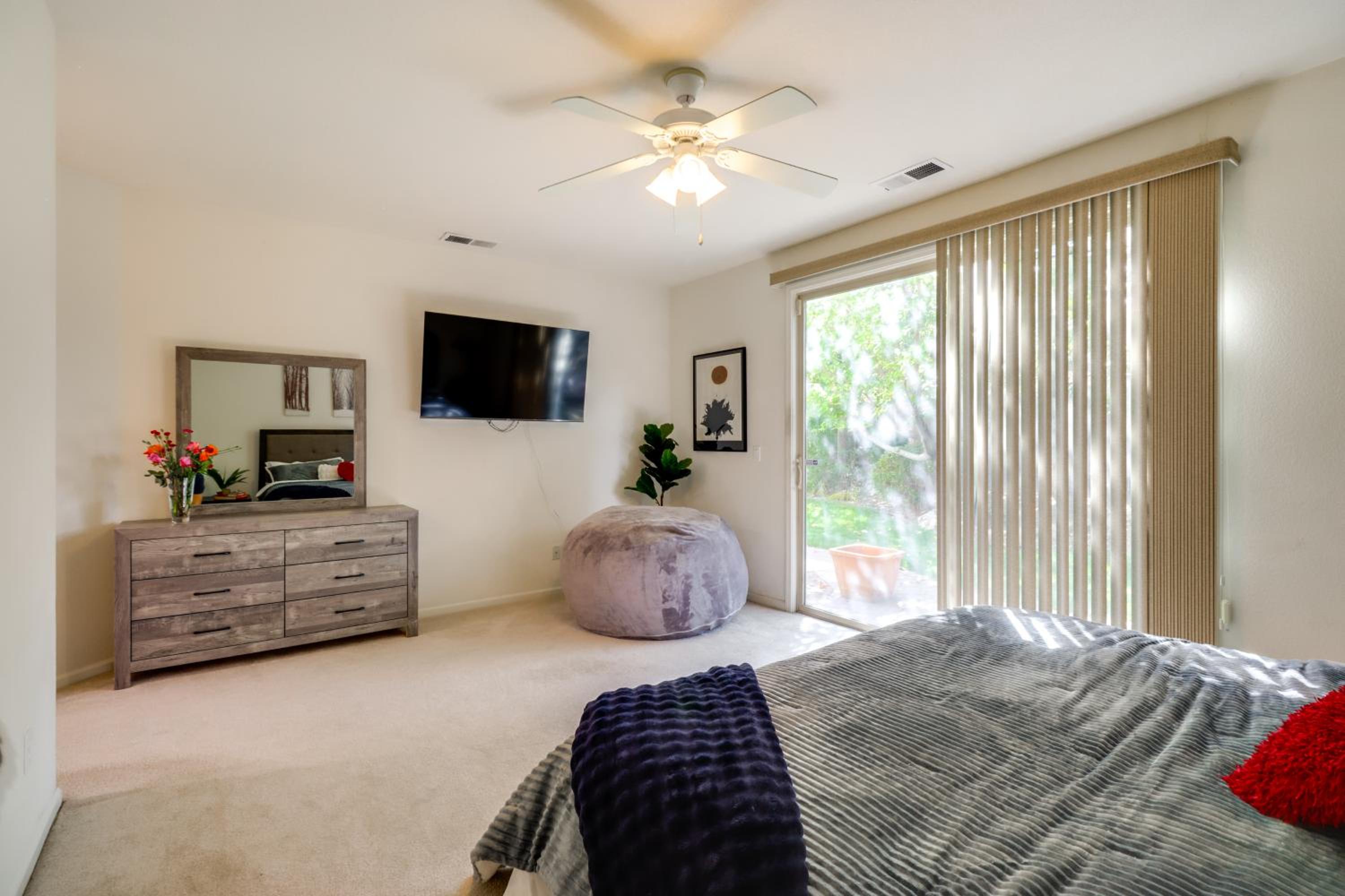 13 Mi to Slopes Cozy Home with Fenced Yard in Reno