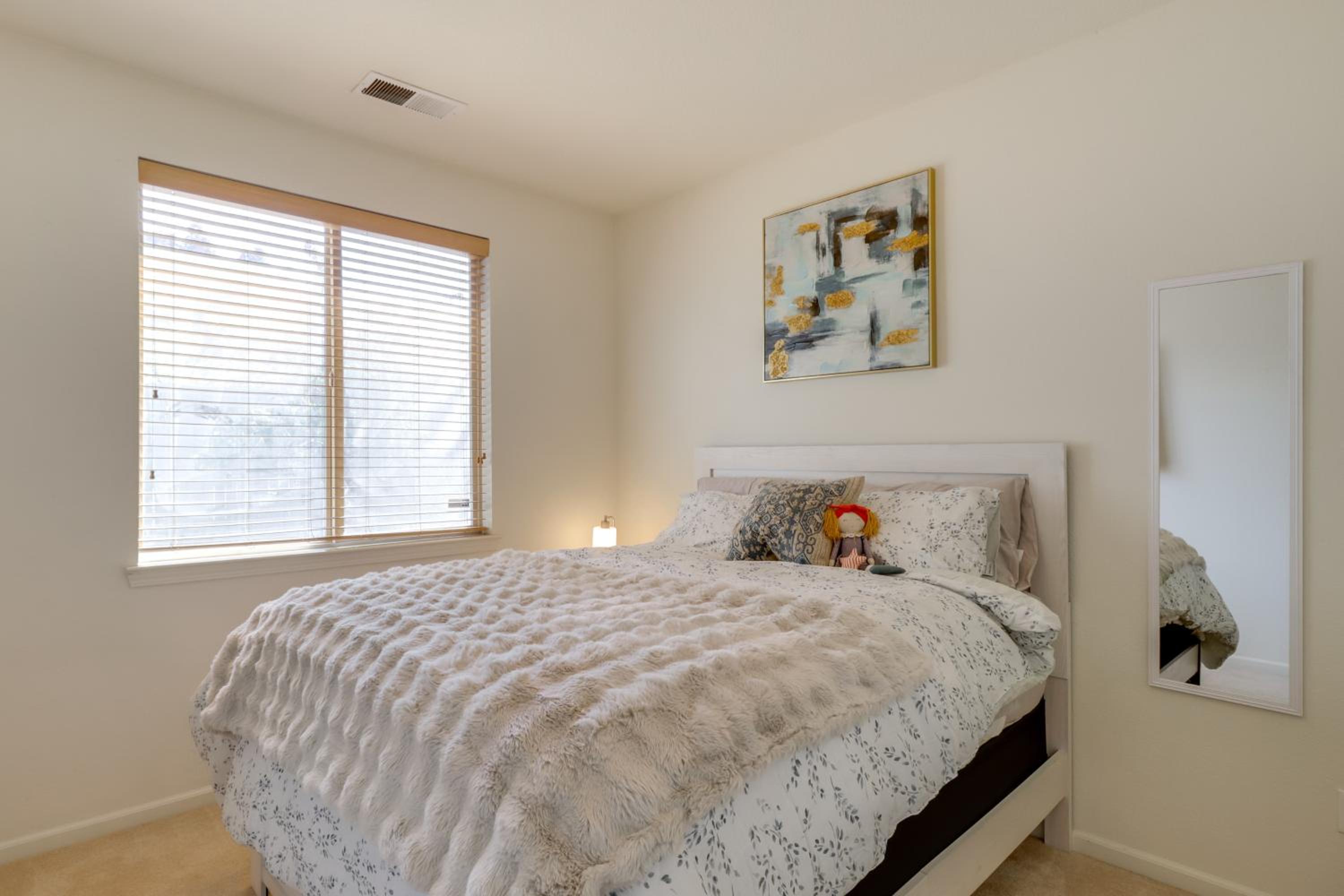 13 Mi to Slopes Cozy Home with Fenced Yard in Reno