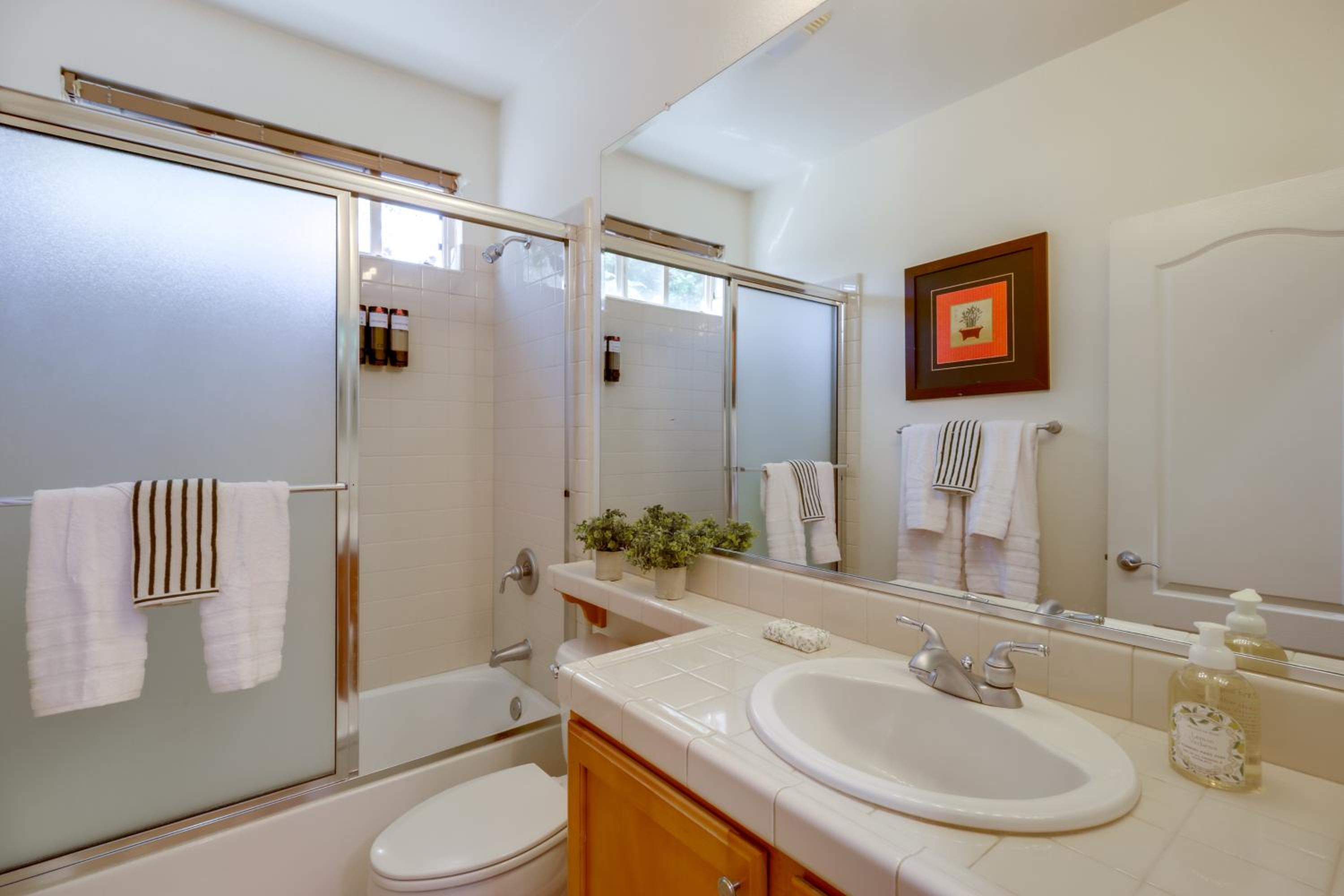 13 Mi to Slopes Cozy Home with Fenced Yard in Reno