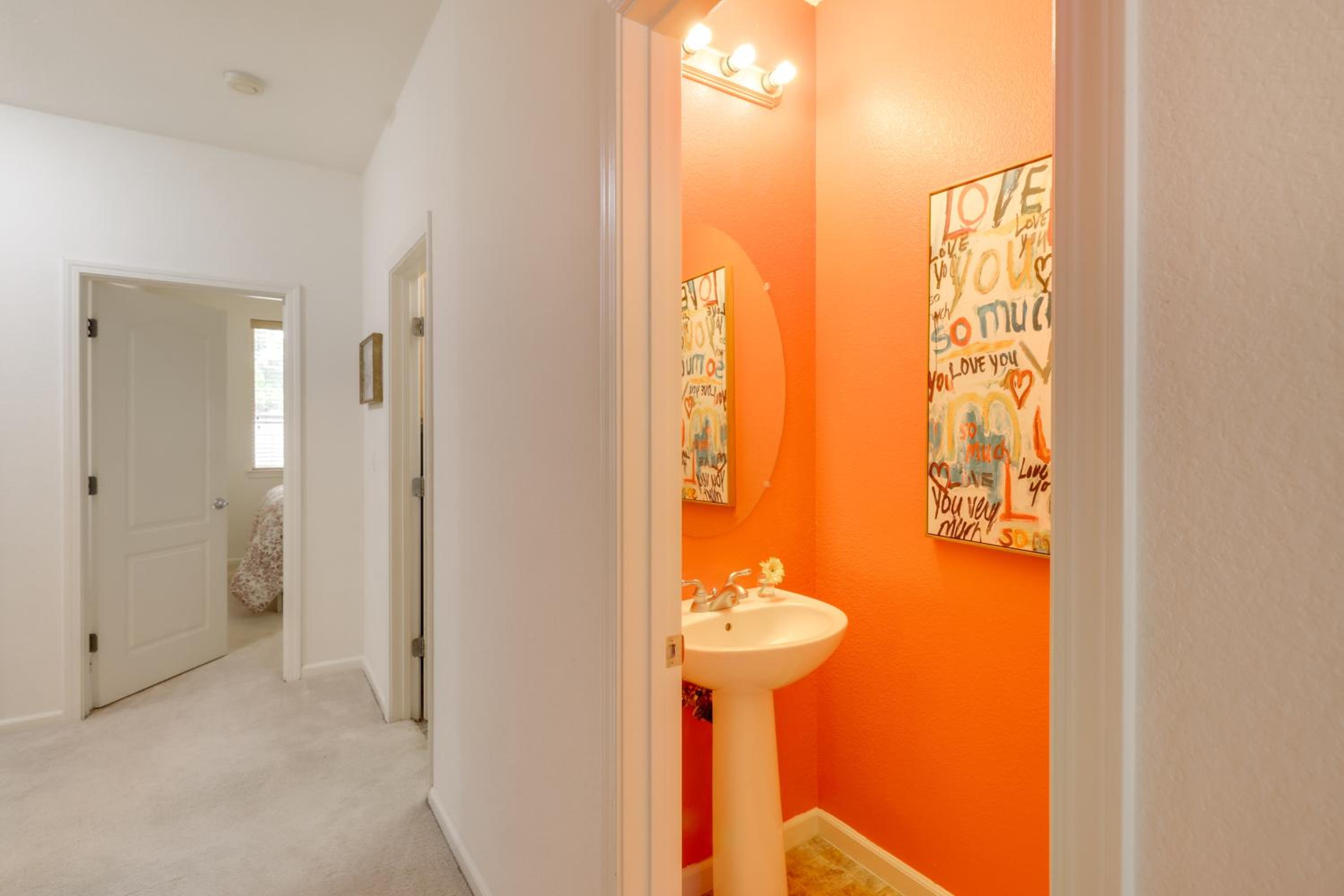 13 Mi to Slopes Cozy Home with Fenced Yard in Reno