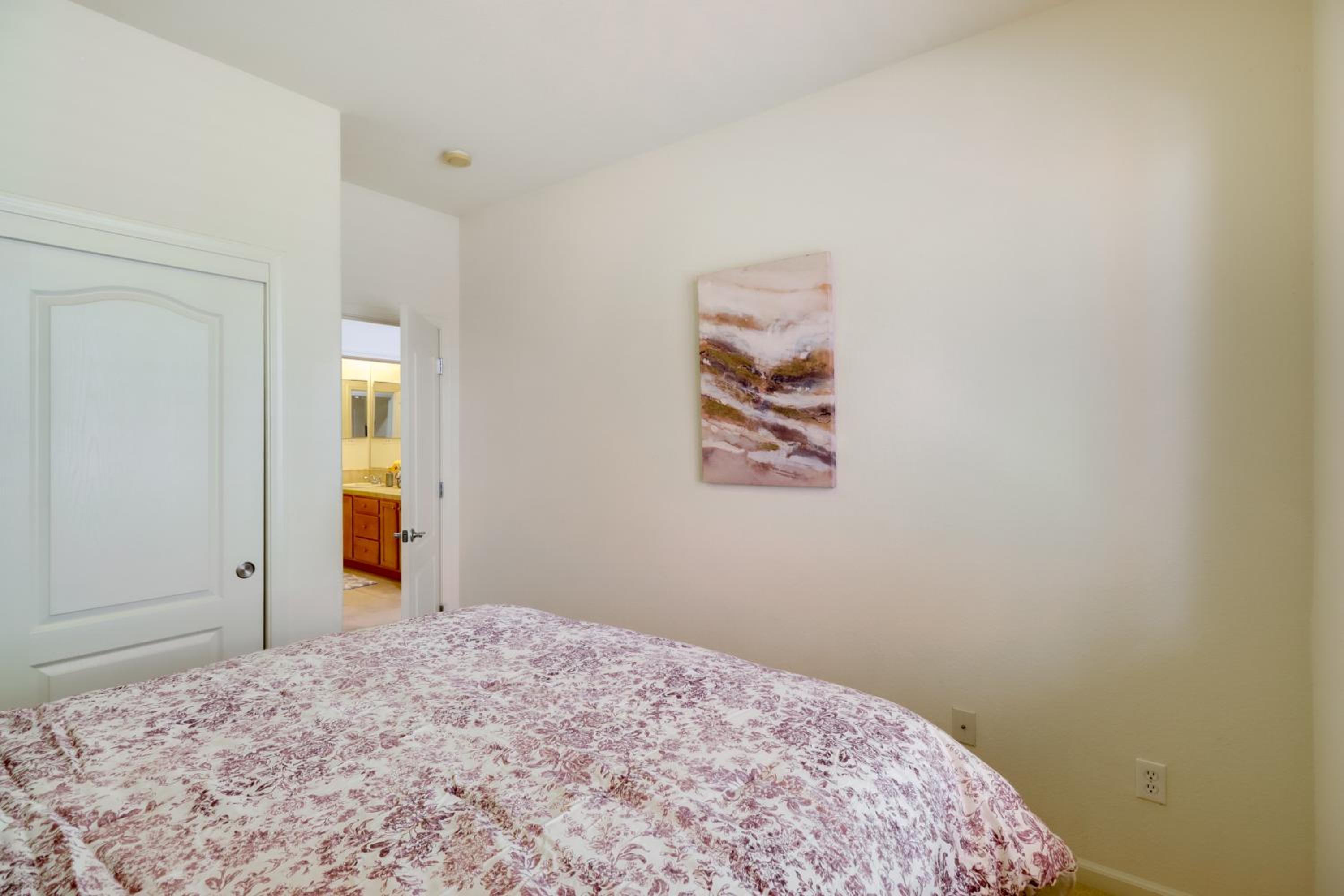 13 Mi to Slopes Cozy Home with Fenced Yard in Reno