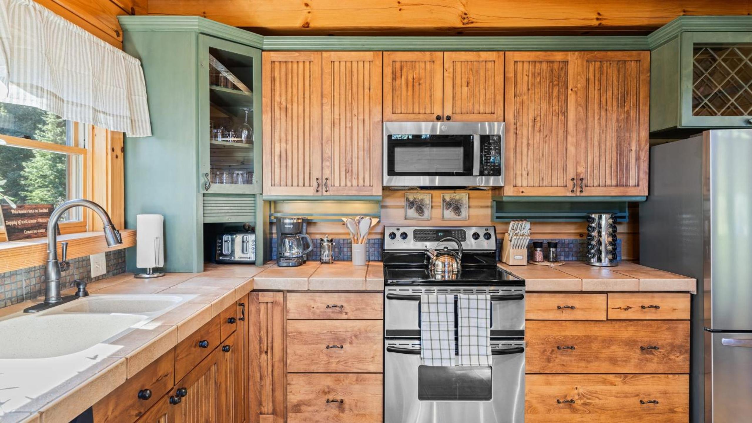 Forest Views Hot Tub Fireplace Minutes from Breckenridge Shangri-La Cabin by AvantStay