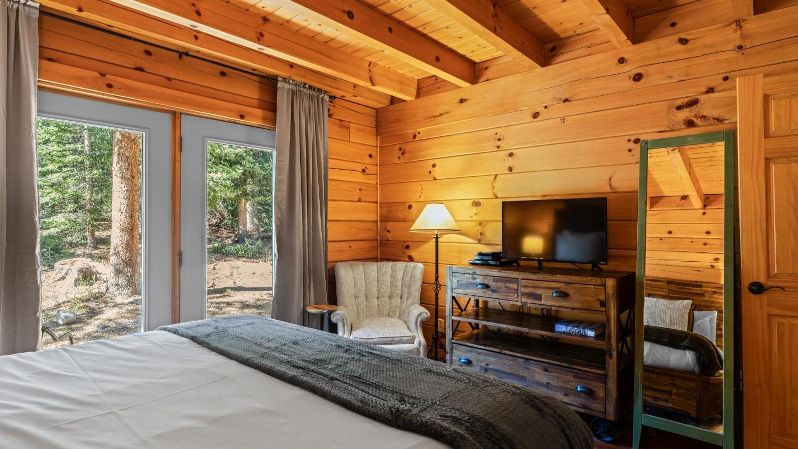 Forest Views Hot Tub Fireplace Minutes from Breckenridge Shangri-La Cabin by AvantStay