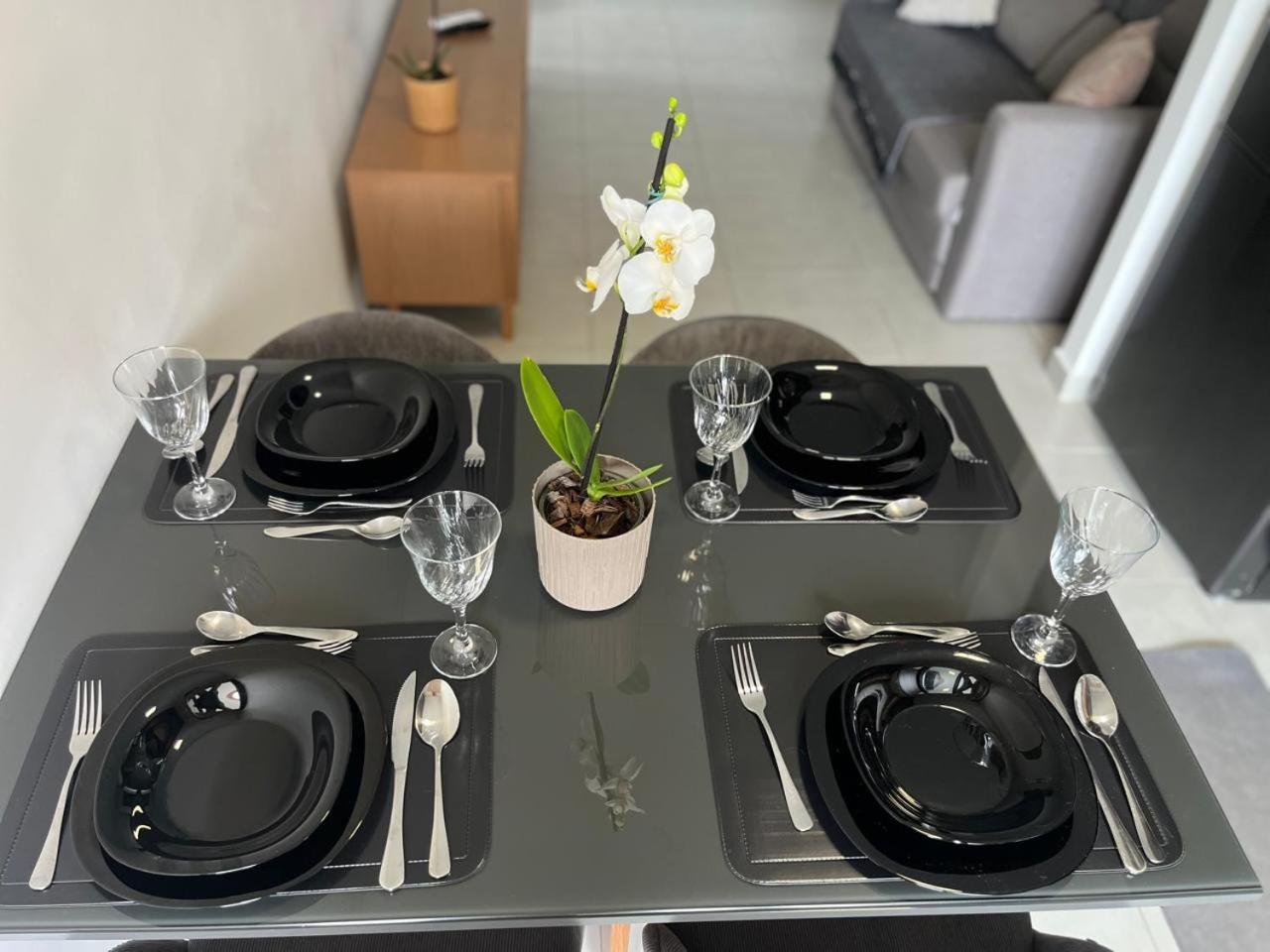 Apartamento 209 com Piscina Academia Churrasqueira