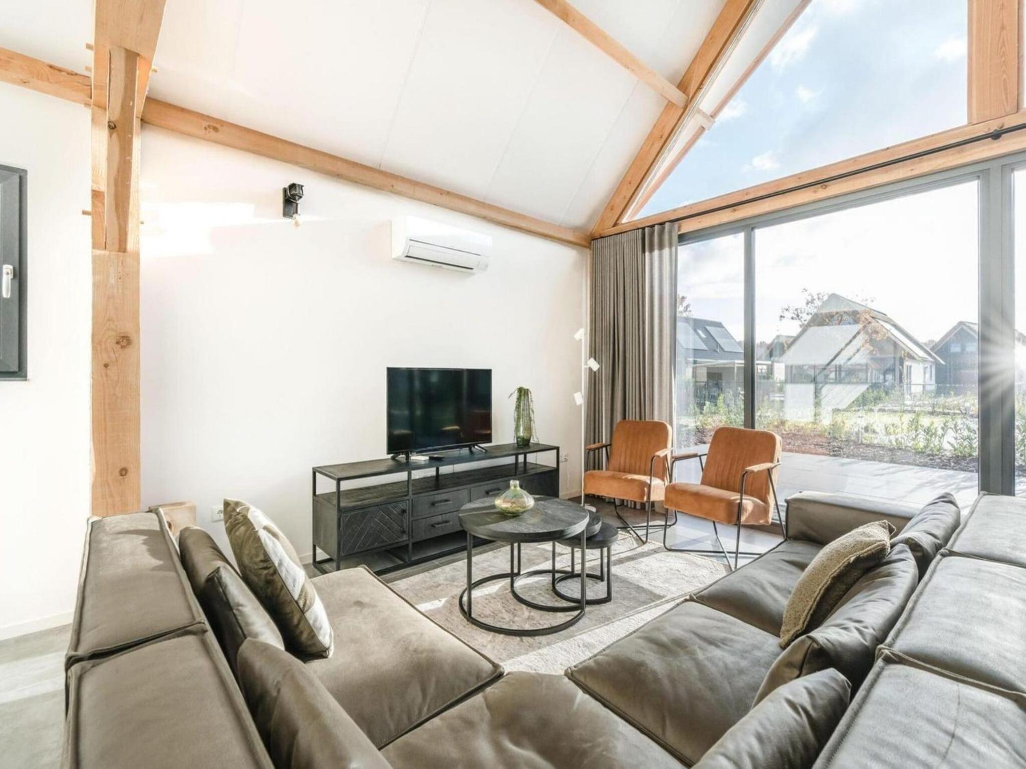 Modern bungalow in Baarle-Nassau with pond view, photo 18